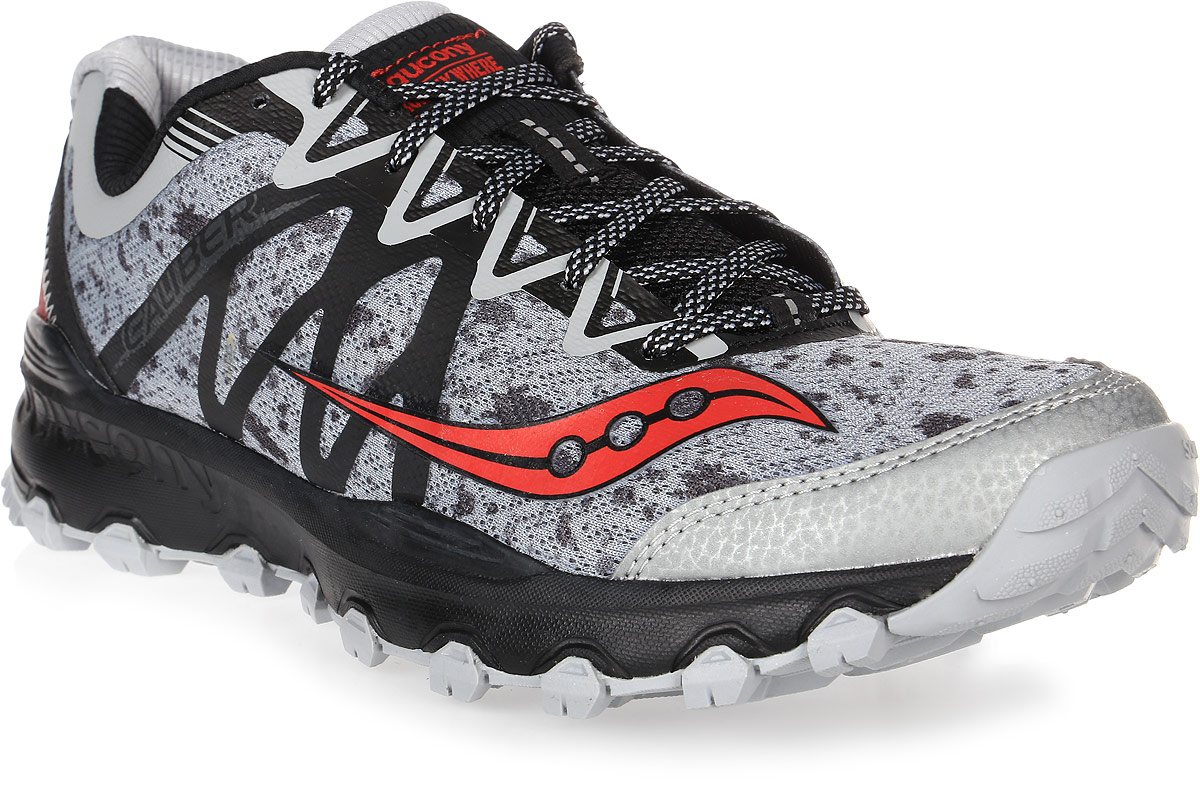 Кроссовки для бега мужские Saucony Grid Caliber Tr, цвет: серый, черный. S25326-2. Размер 10,5 (44)S25326-2 Кроссовки для бега мужские Saucony Grid Caliber Tr, цвет: серый, черный. S25326-2. Размер 10,5 (44)S25326-2Мужские кроссовки Saucony Grid Caliber Tr - новая модель для бега по пересеченной местности.Верх выполнен из сетчатого текстиля, обеспечивающего хорошую циркуляцию воздуха, а термопластичные накладки создают дополнительную фиксацию стопы.В модели предусмотрена специальная стелька REACT2U для дополнительного комфорта во время пробежек. Для наилучшей амортизации по всей стопе в пятке расположена специальная вставка GRID.Подошва исполнена из резины. Агрессивный протектор обеспечивает надежное сцепление с грунтом.