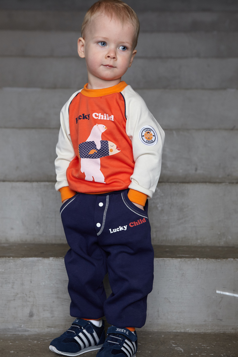 Кофта для мальчика Lucky Child Умка, цвет: коралловый, молочный. 32-12ф. Размер 68/7432-12ф Кофта для мальчика Lucky Child Умка, цвет: коралловый, молочный. 32-12ф. Размер 68/7432-12фМягкая кофточка для мальчика выполнена из натурального хлопка. Модель с длинными рукавами и круглым вырезом горловины оформлена изображением главного героя коллекции.