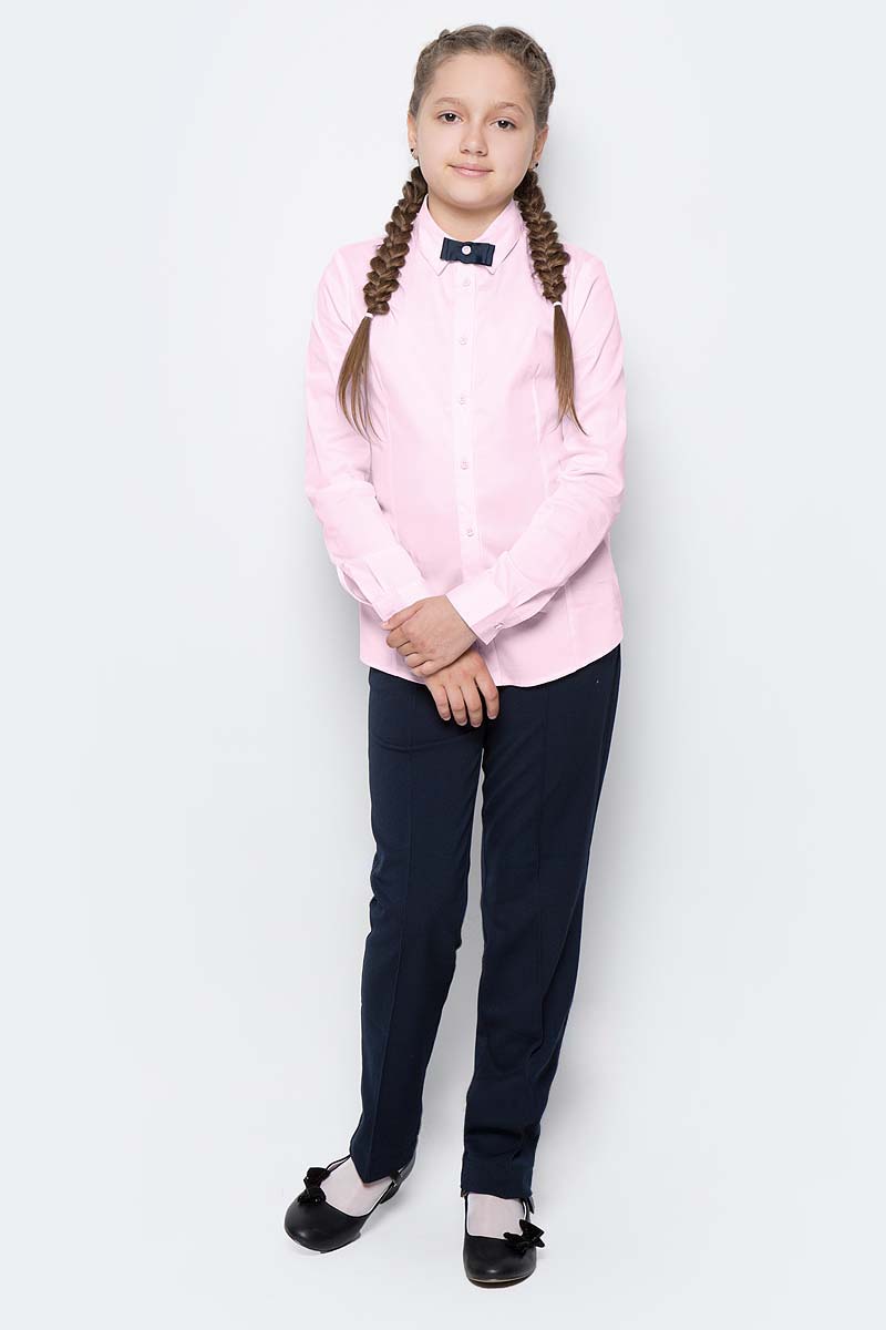 Блузка для девочки Button Blue, цвет: розовый. 217BBGS22041200. Размер 158, 13 лет217BBGS22041200 Блузка для девочки Button Blue, цвет: розовый. 217BBGS22041200. Размер 158, 13 лет217BBGS22041200Блузки для школы купить не сложно, но выбрать модель, сочетающую прекрасный состав, элегантный дизайн, привлекательную цену, не так уж и легко. Купить красивую школьную блузку для девочки недорого возможно, если это блузка от Button Blue! Белая школьная блузка с бантиком понадобится 1 сентября как никогда, придав образу торжественность и элегантность. Блузка изготовлена из качественной смесовой ткани. Модель с длинными рукавами и отложным воротником застегивается на пуговицы.