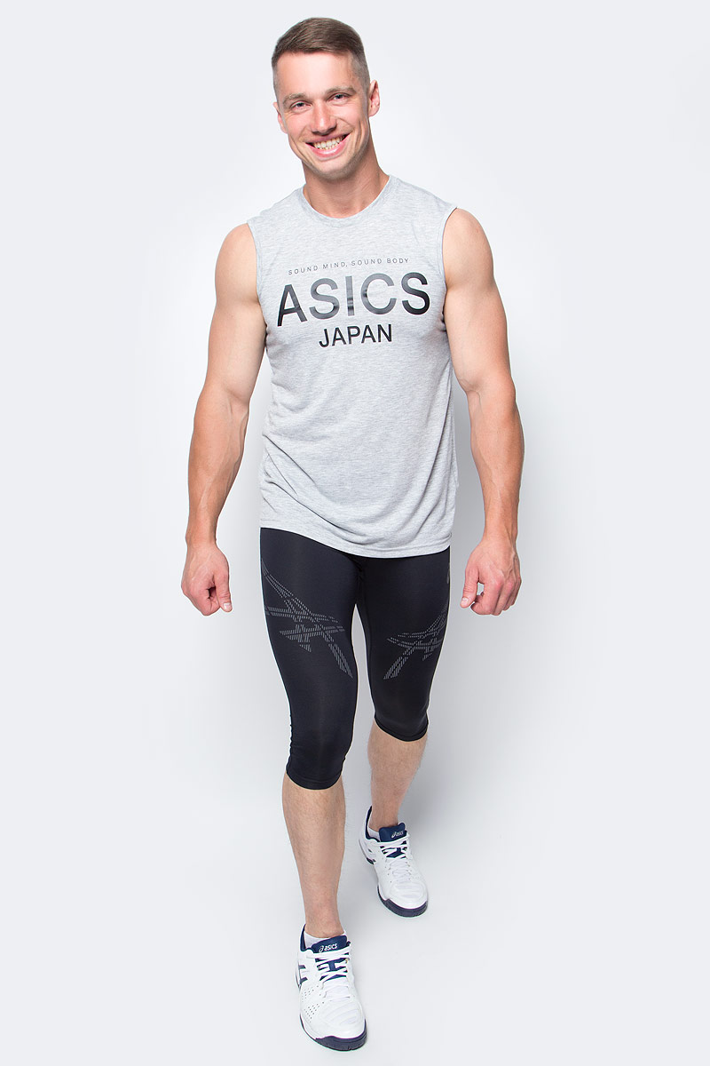 Майка мужская Asics Sleeveless Top, цвет: серый. 141098-0714. Размер XXL (54/56)141098-0714 Майка мужская Asics Sleeveless Top, цвет: серый. 141098-0714. Размер XXL (54/56)141098-0714Майка мужская Asics Sleeveless Top выполнена из полиэстера и вискозы. Модель с круглым вырезом горловины оформлена принтовыми надписями.