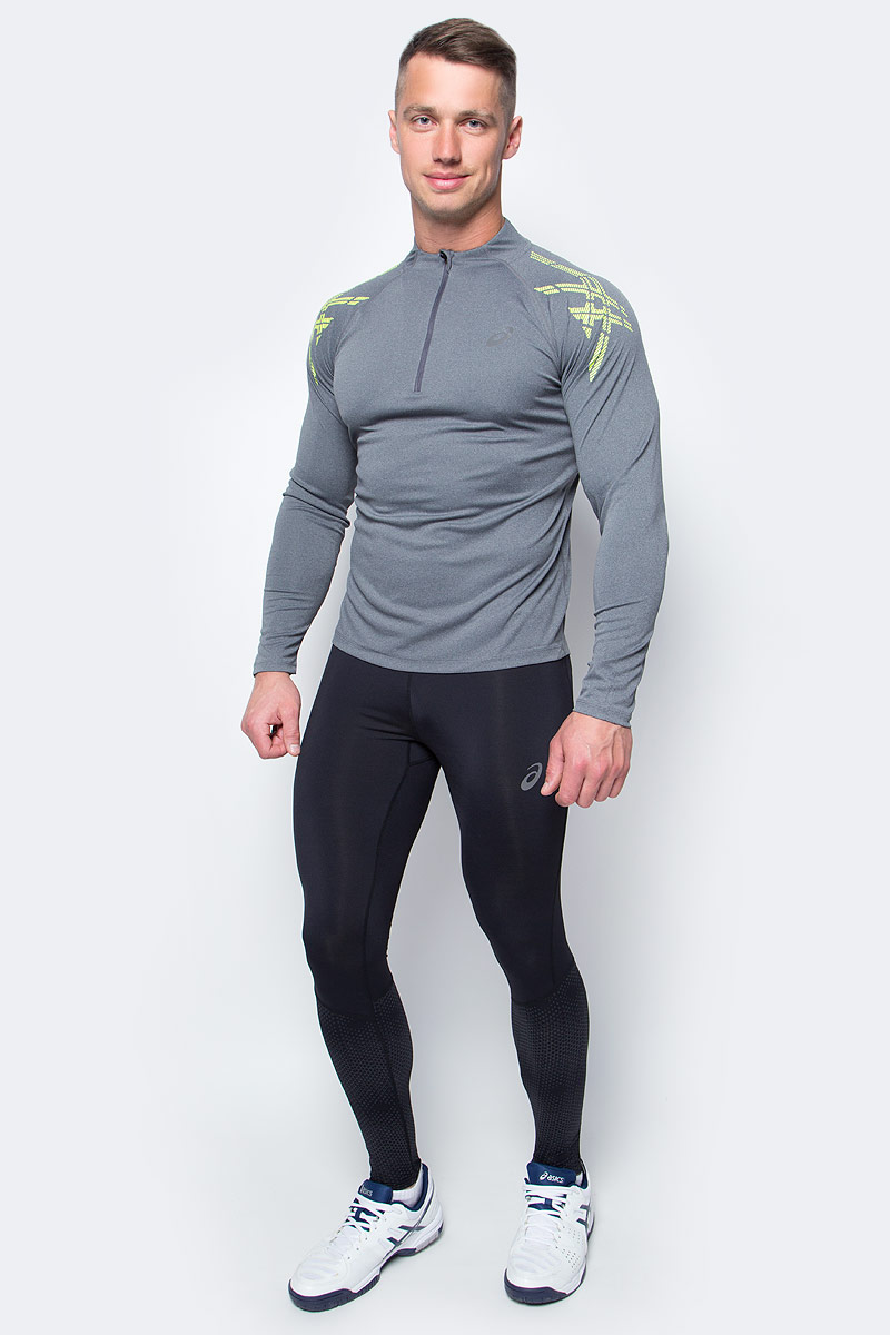 Лонгслив для бега мужской Asics Asics Stripe 1/2 Zip, цвет: темно-серый. 141203-0773. Размер XL (52/54)141203-0773 Лонгслив для бега мужской Asics Asics Stripe 1/2 Zip, цвет: темно-серый. 141203-0773. Размер XL (52/54)141203-0773Мужской лонгслив Asics выполнен из полиэстера.У модели воротник-стойка и длинные рукава реглан. Изделие спереди оформлено застежкой-молнией и дополнено светоотражающими деталями. Технология Motion Dry позволяет выводить влагу, оставляя тело сухим и сохраняя его оптимальный температурный режим.