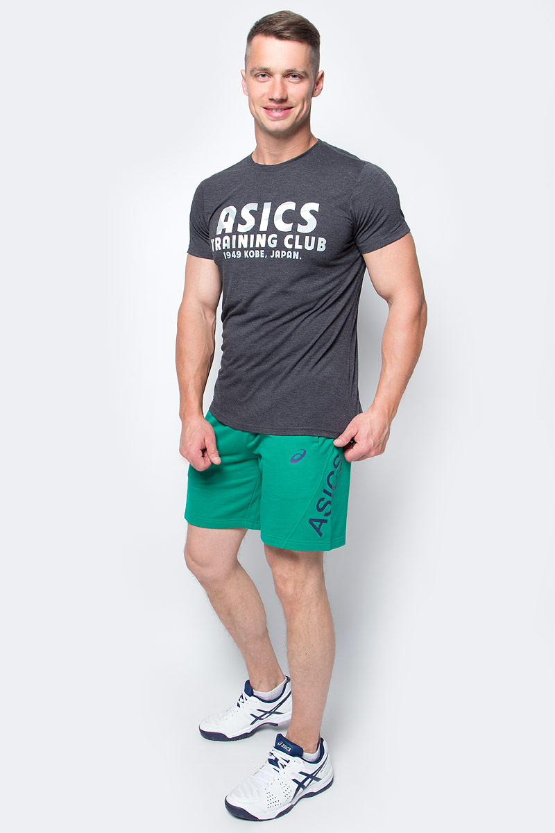 Футболка мужская Asics Training Club SS Top, цвет: черный. 141806-0934. Размер XL (52/54)141806-0934 Футболка мужская Asics Training Club SS Top, цвет: черный. 141806-0934. Размер XL (52/54)141806-0934Мужская футболка Asics Training Club SS Top изготовлена из полиэстера с добавлением вискозы. Модель с круглой горловиной и короткими рукавами. Однотонная футболка спереди декорирована буквенным принтом.