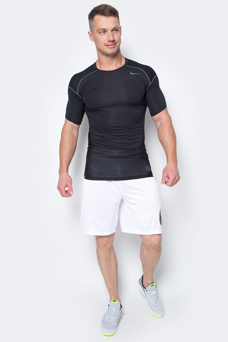 Футболка мужская Nike Hypercool Comp SS CRW, цвет: черный. 801235-010. Размер XL (52/54)801235-010 Футболка мужская Nike Hypercool Comp SS CRW, цвет: черный. 801235-010. Размер XL (52/54)801235-010Футболка Hypercool Comp SS CRW от Nike выполнена из тонкого трикотажа с применением технологий Dri-FIT и Hypercool. Благодаря данным технологиям поддерживается оптимальная температура тела, излишняя влага выводится на поверхность для быстрого испарения. Для дополнительной вентиляции и защиты от перегрева в критических зонах использованы сетчатые вставки. Плоские швы и удлиненная спинка обеспечат комфорт.