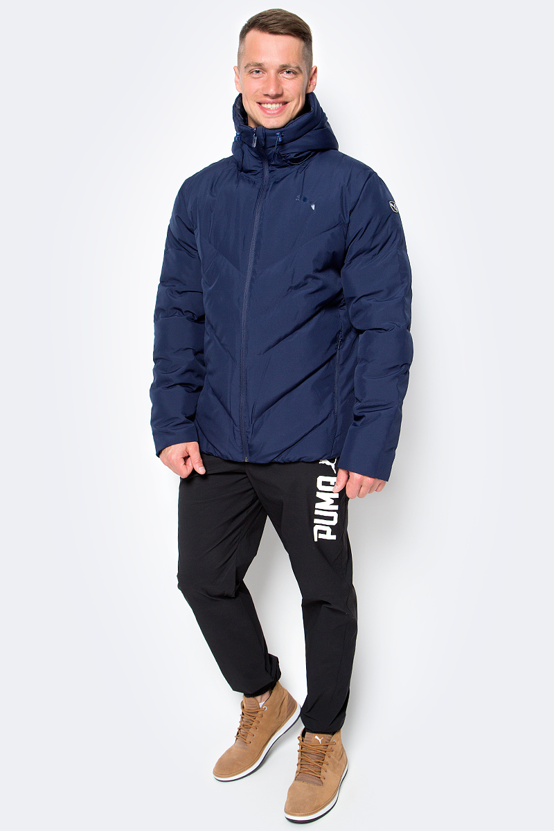 Куртка мужская Puma Style Reverse Hd Padded Jacket, цвет: синий. 83865646. Размер L (50)838656_46 Куртка мужская Puma Style Reverse Hd Padded Jacket, цвет: синий. 83865646. Размер L (50)838656_46Двусторонняя куртка Puma Style Reverse Hd Padded Jacket защитит вас от непогоды. Верхняя куртка декорирована логотипом Puma, нанесенным методом глянцевой печати, а также силиконовой эмблемой Puma. Среди других отличительных особенностей модели - капюшон изменяемой формы с затягивающимися шнурами, снабженными стопорами, наращенный спереди ворот, защищающий шею и подбородок от ветра, боковые карманы на молнии с односторонней подкладкой из флиса. Нижняя куртка украшена графическим набивным рисунком, нанесенным методом сублимационной печати. Модель декорирована логотипом Puma, нанесенным методом глянцевой печати, капюшон изменяемой формы с затягивающимися шнурами, снабженными стопорами, наращённый спереди ворот, защищающий шею и подбородок от ветра, карманы с обтачками.