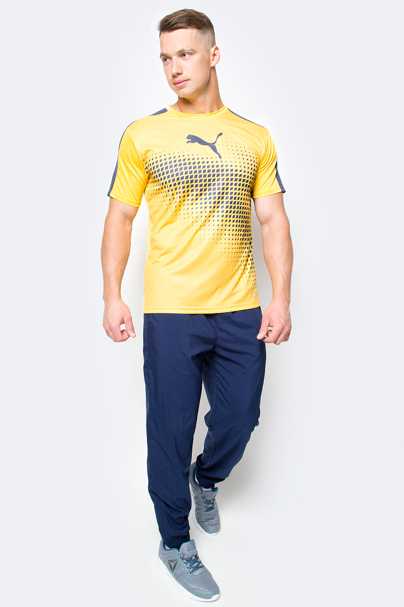 Брюки спортивные мужские Puma ESS Woven Pants Cl, цвет: синий. 83838906. Размер XL (52/54)83838906 Брюки спортивные мужские Puma ESS Woven Pants Cl, цвет: синий. 83838906. Размер XL (52/54)83838906Мужские спортивные брюки ESS Woven Pants Cl - это очень удобная и легкая модель, которая гарантирует свободу движений и позволяет телу дышать. Изделие выполнено из полиэстера с биопропиткой. Материал изделия легко растягивается, но при этом очень прочный, что обеспечивает полную свободу движений. Среди других особенностей изделия - эластичный пояс с продернутыми в нем затягивающимися шнурами, карманы на молнии, манжеты из эластичного трикотажа с молниями, а также нашитая сверху задняя кокетка для лучшей посадки по фигуре. Брюки декорированы логотипом PUMA, нанесенным методом глянцевой печати.