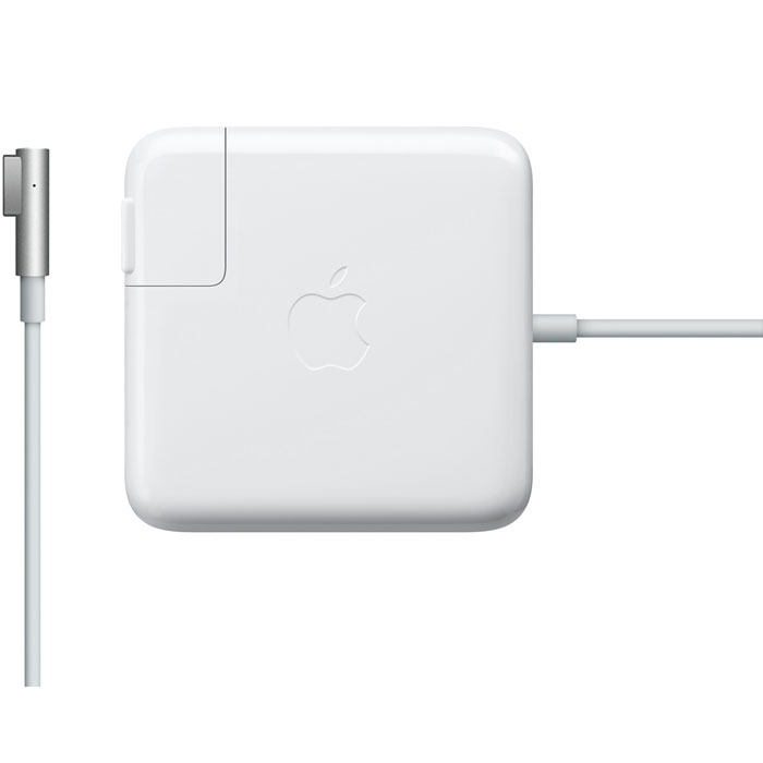 Apple 85W Magsafe Power (MC556Z/A(B)) зарядное устройствоMC556Z/A(B) Apple 85W Magsafe Power (MC556Z/A(B)) зарядное устройствоMC556Z/A(B)Адаптер питания Apple 85W Magsafe Power можно использовать в качестве дополнительного, используя на работе или в дома, и не носить с собой блок питания. Он был специально разработан для MacBook Pro.Цветной LED индикатор покажет состояние аккумулятора: заряжен он или нет. Если свет желтый, значит происходит зарядка, а если зеленый, то аккумулятор уже заряжен и можно отключать адаптер. Специальный адаптер MagSafe предотвратит падение ноутбука со стола в случае задевания провода, так как разъем сделан из магнитного материала с легким отсоединением.Тип штекера: L-образный
