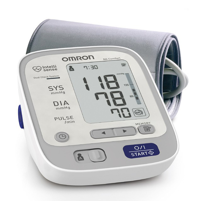 Omron M6 Comfort тонометр + адаптер HEM-7223-ARUУТ000000757 Omron M6 Comfort тонометр + адаптер HEM-7223-ARUУТ000000757Тонометр Omron M6 имеет уникальную энергосберегающую технологию, что обеспечивает самый длительный срок работы от одного комплекта элементов питания. Интеллектуальная система Intellisence учитывает индивидуальные особенности Вашего организма и производит измерения быстро и с образцовым комфортом. Горизонты домашней медицинской техники стремительно расширяются. Убыстряется переход к высоким технологиям, электронная начинка «большой» клинической аппаратуры прочно обживается в компактных семейных приборах.Для современных людей, разбирающихся в новейшей технике, Omron разработал многофункциональный цифровой тонометр нового поколения. Крупный 4-строчный дисплей тонометра Omron M6 обладает высокой четкостью и информативностью.Особенности Omron M6 с адаптером: Технология Intellisense обеспечивает автоматический выбор необходимого давления в манжете перед измерением. Благодаря этому прибор не создает чрезмерного давления в манжете и предотвращает болевые ощущения во время измерения. Манжета веерообразной формы повторяет изгиб руки и предотвращает появление болевых ощущений при измерении. Индикатор аритмии выводится на экран, если во время измерения прибор улавливает нарушение сердечного ритма. В этом случае прибор автоматически решает, является ли результат корректным или измерение необходимо повторить. Таким образом, на дисплей будут выводиться только верные результаты. Индикатор правильной фиксации манжеты оповещает пользователя о том, корректно ли наложена манжета. Это обеспечивает точность измерений. Уникальная функция - двойная проверка точности. Благодаря наличию дополнительного «контрольного» датчика полученные показания имеют высокую точность. Функция вычисления среднего давления по трём последним измерениям Память для двух пользователей по 100 измерений для каждого Универсальная манжета веерообразной формы, повторяющая изгиб руки для комфортного измерения (22-42 см) Точность и надежность результатов измерения подтверждены клиническими испытаниями. Быстрое измерение с индивидуальной для каждого пользователя скоростью стравливания воздуха и низкий уровень шума работы тонометра за счет использования тихого компрессора. Большой жидкокристаллический дисплей с крупными цифрами и значками, на котором одновременно отражаются все параметры измерений обеспечивает очень простое управление тонометром, не вызывающее сложностей у пожилых людей. Экономичный расход батареек, которых хватает на проведение 1500 измерений Сетевой адаптер и футляр для хранения и транспортировки прибора в комплекте Тонометр Omron M6 с адаптером – комфорт и надежность, подтвержденные клиническими испытаниями!