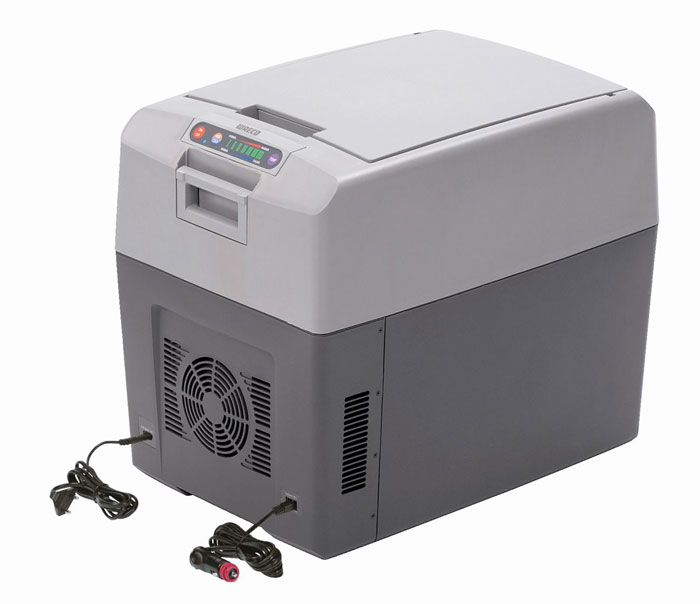 WAECO TropiCool TC-35FL мобильный холодильник 33 лTC-35FL-AC WAECO TropiCool TC-35FL мобильный холодильник 33 лTC-35FL-ACТермоэлектрический холодильник WAECO TropiCool TC-35FL со специальной TC электроникой обеспечивает охлаждение до 30°C ниже температуры окружающей среды и нагрев до +65°C. Сенсорная панель управления дает возможность индивидуально настроить температуру, выбрав один из семи уровней: от +1°C до +15°C в режиме охлаждения или от +50°C до +65°C в режиме нагрева. С помощью специальной функции можно сохранить в памяти последние настройки.