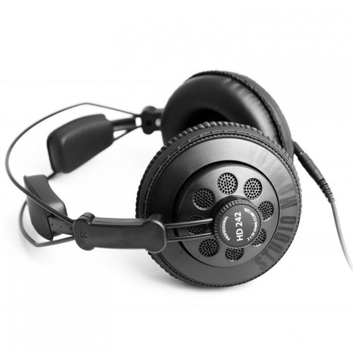 Axelvox HD242 наушникиHD242 Axelvox HD242 наушникиHD242Полуоткрытые профессиональные динамические наушники Axelvox HD242 с кристально ясным и живым звуком удовлетворят любое требование профессионала, а запатентованная износостойкая конструкция обеспечит длительную и комфортную эксплуатацию. В комплекте с наушниками идут два кабеля длиной 1 метр и 3 метра. Оба кабеля могут быть соединены вместе для увеличения расстояния.
