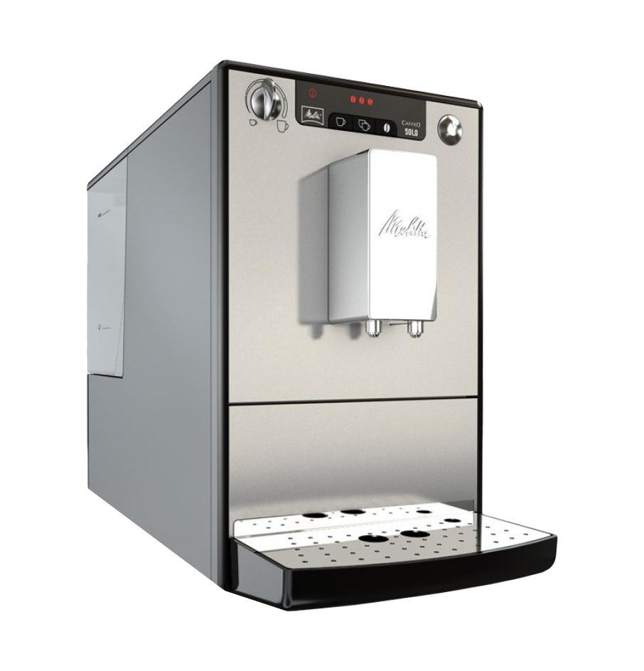 Melitta Caffeo Solo, Black Silver кофемашинаCaffeo Solo Black Silver Melitta Caffeo Solo, Black Silver кофемашинаCaffeo Solo Black SilverКофемашина Melitta Caffeo Solo & Milk порадует тех, кто любит наслаждаться вкусом кофе, но не прочь внести разнообразие и выпить не только эспрессо или американо, но и капучино или латте. Кофемашина Caffeo Solo & Milk является одной из самых маленьких кофемашин в мире. И тем не менее она имеет достаточно места для высоких технологий Melitta. Для того, чтобы вы получили максимальное удовольствие, Solo использует систему предварительной заварки кофе. Для получения максимально ароматного кофе молотый кофе, непосредственно перед заваркой, обдается водой. Для оптимальной очистки система легко вынимается.