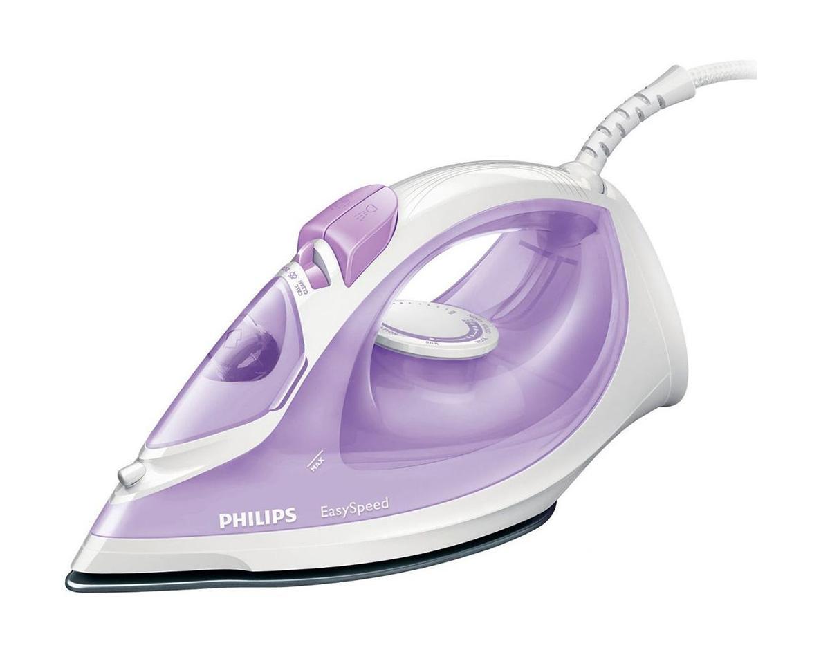 Philips GC1026/30 утюгGC1026/30 Philips GC1026/30 утюгGC1026/30Утюг EasySpeed ускоряет процесс глажения благодаря равномерному нагреву подошвы, постоянной подаче пара и специальному носику Triple Precision.Мощность до 2000 Вт обеспечивает постоянную высокую подачу пара. Паровой удар до 90 г для разглаживания самых неподатливых складок Паровой удар 90 г позволяет легко разгладить даже самые жесткие складки. Эффективное разглаживание складок благодаря постоянной подаче пара 25 г/мин. Антипригарное покрытие подошвы Подошва этого утюга Philips имеет специальное антипригарное покрытие для превосходного скольжения по ткани. Вертикальное отпаривание для удаления складок в вертикальном положении Благодаря функции вертикального отпаривания утюг Philips позволяет разглаживать складки на одежде, висящей на плечиках. Ползунок очистки накипи для легкого вымывания частиц накипи из утюга Ползунок очистки от накипи упрощает удаление накипи из утюга. Для максимальной эффективности работы утюга Philips необходимо проводить очистку от накипи 1 раз в месяц. Система капля-стоп предотвращает протекание воды на одежду Противокапельная система позволяет гладить деликатные ткани при низкой температуре, предотвращая протекание воды на одежду Носик Triple Precision позволяет полностью контролировать процесс Носик этого утюга Philips имеет три характерных отличия: заостренный кончик, углубление для пуговиц и оригинальный дизайн. Носик Triple Precision позволяет разгладить складки в самых труднодоступных местах, например, вокруг пуговиц или между стрелками. Мелкодисперсный распылитель равномерно увлажняет ткань Распылитель образует мелкокапельный туман, равномерно увлажняющий ткань и облегчающий разглаживание складок. Равномерное распределение пара для эффективного глаженияБлагодаря продуманной конструкции подошвы пар распределяется по ней равномерно, поэтому для увлажнения ткани требуется меньше движений, а значит, вы быстрее закончите глажение.