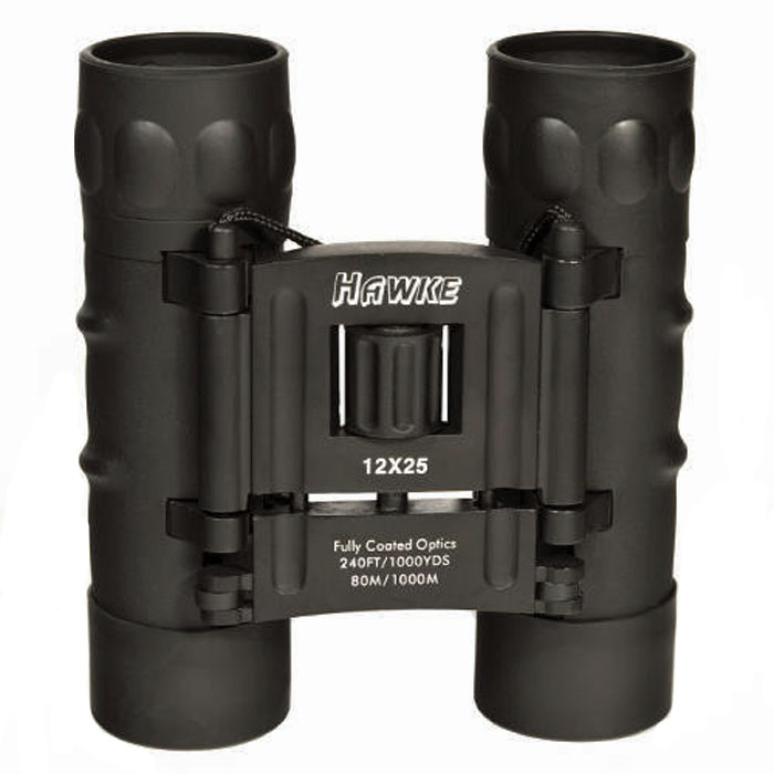 Hawke Compact 12x25 бинокльНА3505 Hawke Compact 12x25 бинокльНА3505Hawke Compact 12x25 - это легкий и эргономичный бинокль, без труда помещается в кармане брюк или рубашки. Серия биноклей Hawke Compact - это серия бюджетных, но и, тем не менее, достаточно качественных моделей биноклей для активного отдыха и туризма. Обрезиненный корпус защищает бинокль от излишней влаги и мелких механических повреждений, царапин. Бинокль имеет центральную фокусировку для наведения резкости, кольцо для диоптрийной коррекции на правом окуляре и регулировку межзрачкового расстояния.Фокусировка: центральнаяПоле зрения: 4,6°Размер (ДхШхВ): 14 см x 9 см x 6 см.