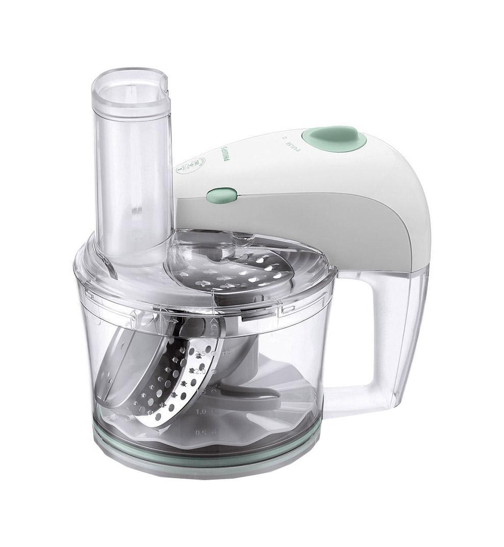 Philips HR7605/10 кухонный комбайнHR7605/10 Philips HR7605/10 кухонный комбайнHR7605/10Кухонный комбайн Philips HR7605/10 - это многофункциональный помощник, который сэкономит время и рабочее пространство, а также поможет решить проблемы с приготовлением пищи. Выполняет более 15 различных функций за минимальное время. Функции устройства Компактное хранение насадок в чаше комбайнаСистема Microstore обеспечивает легкое и компактное хранение всех насадок в чаше кухонного комбайна. Легко выполняет более 15 функцийВ комплект поставки кухонного комбайна входят 5 различных насадок, выполняющих 15 различных функций. Насадки для замешивания жидкого и густого теста можно мыть в посудомоечной машине. В комплект входит нож из нержавеющей стали для приготовления мяса и овощей, металлический шинковочный диск для шинковки среднего размера, нарезки средними ломтиками и измельчения, а также диск для приготовления эмульсий, например взбитых сливок и майонеза. Компактный кухонный комбайн может легко поместиться на любой маленькой полке.УВАЖАЕМЫЕ КЛИЕНТЫ! Обращаем ваше внимание на тот факт, что объем чаши указан максимальный, с учетом полного наполнения до кромки. Шкала на внутренней стенке имеет меньший литраж.