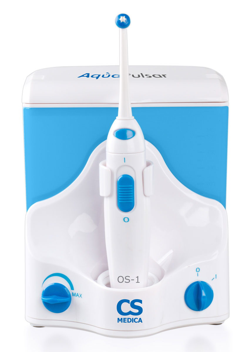 CS Medica AquaPulsar OS-1 ирригаторУТ000000331 CS Medica AquaPulsar OS-1 ирригаторУТ000000331CS Medica AquaPulsar OS-1 - медицинский прибор для эффективной очистки труднодоступных мест полости рта. Вращением цветного кольца на насадке вы можете выбрать нужный режим подачи жидкости:«Струя» представляет собой точно направленный пульсирующий поток воды для очистки межзубного пространства, пришеечной области зуба и других труднодоступных мест полости рта.«Спрей» предназначен для гидромассажа десен и общей чистки полости рта. Массаж десен усиливает микроциркуляцию крови, что является хорошей профилактикой заболеваний десен.Два пульсирующих режима работы ирригатора: «Струя» и «Спрей»Частота пульсации струи воды: 1300-1800 импульс/мин.Плавный регулятор мощности водного потокаВозможность крепления к стенеВ комплекте 4 насадки для ирригатора и крепеж к стенеЕмкость резервуара для жидкости - 500 млНизкое потребление электроэнергииДавление воды: 800 кПа
