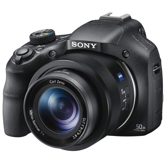 Sony Cyber-shot DSC-HX400, Black цифровая фотокамераDSCHX400B.RU3 Sony Cyber-shot DSC-HX400, Black цифровая фотокамераDSCHX400B.RU3Цифровая компактная фотокамера HX400 с 50-кратным оптическим зумом.С помощью мощной компактной камеры, не уступающей по своим возможностям зеркальным, можно снимать путешествия, дикую природу и многое другое с дальнего расстояния. Мощный 50-кратный оптический зум (100x зум Clear Image) и чувствительная матрица Exmor R CMOS 20,4 Мпикс обеспечивают высокую четкость сюжетов как вблизи, так и на расстоянии. Получайте фотографии высокого качества благодаря процессору BIONZ X, который в 3 раза мощнее предыдущего процессора BIONZ. Он обеспечивает более точную цветопередачу, лучшее шумоподавление и более скоростную серийную съемку.Объектив Vario-Sonnar T* ZEISS премиум-класса отличается изысканной обработкой, плавной автофокусировкой и великолепными показателями светосилы. Работа оптического стабилизатора Optical SteadyShot основана на гироскопическом эффекте, который компенсирует дрожание при съемке с рук и обеспечивает удивительно четкие фотографии на всем диапазоне фокусных расстояний.Не теряйте из виду идеальный кадр. Автофокусировка с функцией фиксации автоматически настраивает размер кадра на основе характеристик предмета для получения четких результатов с мельчайшими деталями. Эргономичная конструкция, легкодоступные и удобно расположенные кнопки и функции создают ощущение съемки профессиональной зеркальной камерой. Кадрируйте, фокусируйте и просматривайте электронным видоискателем на 201 точку и 100% охватом в режиме реального времени. Встроенный датчик приближения для переключения камеры с ЖК-экрана на видоискатель.Придайте домашнему видео кинематографическое качество. Просто нажмите специальную кнопку и снимайте четкое видео в формате Full HD. Оптический стабилизатор SteadyShot с интеллектуальным активным режимом позволяет снимать плавное видео без дрожания даже во время ходьбы или зумирования. Режим съемки MotionShot позволяет продемонстрировать всю красоту прыжков, гоночных треков и многого другого. Движение снятых объектов отображается в виде ряда наложенных изображений на одном фонеБлагодаря встроенному Wi-Fi и NFC вы можете мгновенно делиться своими лучшими фотографиями. А благодаря специальному приложению для смартфонов пульт ДУ будет всегда в ваших руках. Технология NFC позволяет подключаться к сети Wi-Fi и обмениваться фотографиями и видео с родными и друзьями. Изменяйте настройки, приближайте и, самое главное, снимайте с помощью приложения для смартфонов Remote App.Размер матрицы: 1/2.3Формат кадра: 4:3, 3:2, 1:1, 16:9