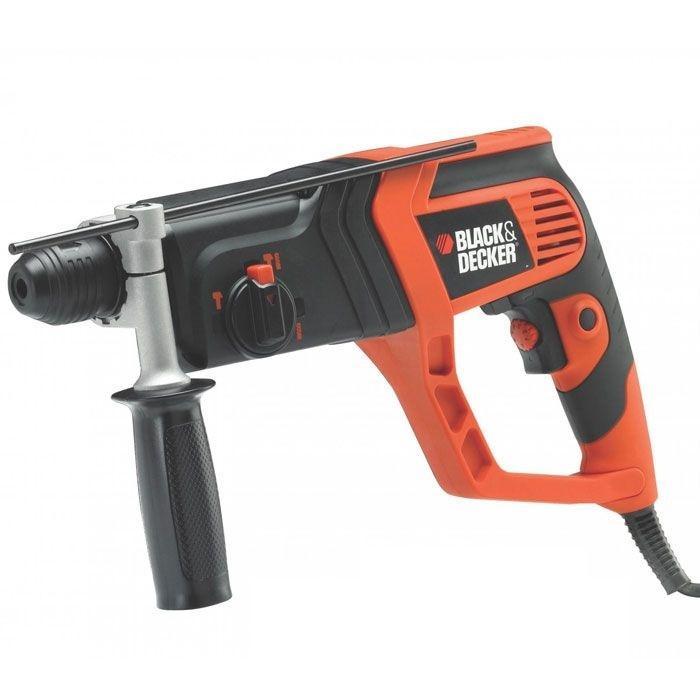 Black&Decker KD975KD975 Black&Decker KD975KD975Домашний помощникПроизводитель ручного инструмента Black&Decker для использования как в быту, так и на производстве. Перфоратор предназначен для создания отверстий в металле, в дереве и других твердых материалах. В режиме «сверление с ударом» или «долбление» инструмент способен продолбить отверстие в бетоне, кирпиче, керамике.Отличная производительностьПри относительно не сложных видах работ, а также при эксплуатации инструмента на высоте вам необходим сравнительно легкий и производительный перфоратор. Именно таким являетсяот производителя Black&Decker. Весом 5.66 кг, он снабжен мощным двигателем 710 Вт и длинным сетевым кабелем 5.66 м. Модель имеет функцию удара с энергией 1.8 Дж, частотой 5180 уд/мин., что делает его отличным «убийцей» бетона и кирпича.Долбить или сверлитьСамым популярным режимом большинства перфораторов является режим «сверления с ударом», при котором рабочая оснастка получает одновременно оборотные и поступательные движения, таким образом делая отверстие в твердых материалах. В режиме удара («долбление») оборотные движения рабочего элемента отсутствуют, остаются только ударные, и наш перфоратор превращается в отбойный молоток, способный разрушать кирпич, камень и монолитные стены.SDS-патронУниверсальный патрон SDS-Plus позволяет закрепить зубило (и другие насадки) в разных положениях и обеспечивает удобную работу в труднодоступных местах.Диаметры сверленияэто: по дереву – 30 мм, по металлу – 13 мм, по бетону (кирпичу) – 22 мм.Полезные мелочиВ Black&Decker предусмотрен ряд дополнительных конструктивных решений для более удобной эксплуатации: ограничитель глубины, антивибрационная система.