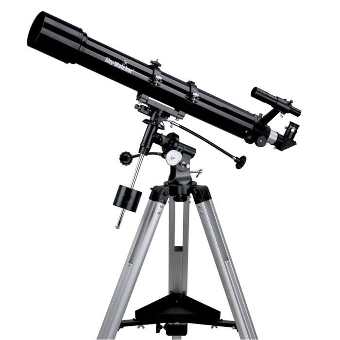 Sky-Watcher BK 809EQ2 телескопBK 809EQ2 Sky-Watcher BK 809EQ2 телескопBK 809EQ2Ахроматический рефрактор Sky-Watcher BK 809EQ2 – это идеальный инструмент для знакомства с миром астрономии. Данная модель ориентирована на изучение объектов Солнечной системы: Луны, планет и других небесных тел. Просветленная оптика передает четкое изображение с высокой детализацией. Удобная экваториальная монтировка позволяет компенсировать суточное вращение объектов.80-миллиметровый объектив позволяет увидеть фазы Меркурия и Венеры, лунные кратеры диаметром до 5 км, спутники Юпитера, щель Кассини в кольцах Сатурна и многое другое. Картинка получается контрастной, а хроматические аберрации сведены к минимуму. На оптические поверхности нанесено многослойное просветляющее покрытие.Металлический реечный фокусер обеспечивает плавную настройку резкости. Телескоп комплектуется двумя окулярами: 25 мм и 10 мм. Первый лучше использовать для поиска объектов и для обзорных наблюдений, а второй прекрасно походит для детального изучения небесных тел.Экваториальная монтировка EQ2 снабжена механизмами тонких движений, позволяющими добиться ровного хода трубы. Для астрофотографии монтировку можно дополнить моторным приводом по оси прямого восхождения (приобретается отдельно).Алюминиевая тренога снабжена удобным лотком для аксессуаров. Высоту ножек можно регулировать.