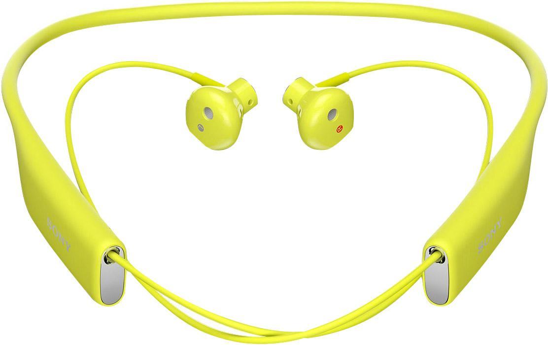 Sony SBH70, Lime Bluetooth-гарнитура1293-9541 Sony SBH70, Lime Bluetooth-гарнитура1293-9541Любимые композиции в громком и чистом звучании Благодаря фирменному качеству звучания от Sony и наушникам, которые идеально сидят в ушах, с Stereo Bluetooth® Headset SBH70 ваша музыка зазвучит на все сто. Просто подключите гарнитуру к любому Bluetooth-устройству и наслаждайтесь любимыми композициями, где бы вы ни были.Чистый голос без посторонних шумов Благодаря качественному звучанию и комфортной форме наушников говорить по гарнитуре одно удовольствие. Она подавляет эхо, звук ветра и посторонние шумы, поэтому ваш собеседник будет слышать вас громко и отчетливо.Общение в любую погоду Эта гарнитура водостойкая, поэтому вы можете смело использовать ее под проливным дождем и даже мыть под краном.Комфорт на протяжении дня Несмотря на мощь воспроизводимого звука, гарнитура столь невесома, что про нее можно просто забыть. Stereo Bluetooth® Headset SBH70 комфортно носить на работе, по дороге домой, во время пробежки — ее можно не снимать целый день, но ваши уши ни капли не устанут.Удобные голосовые команды Вслух командуйте смартфону, что делать, и добавляйте удобные аудиозакладки в приложении Lifelog. Все, что для этого нужно, — беспроводная мини-гарнитура.