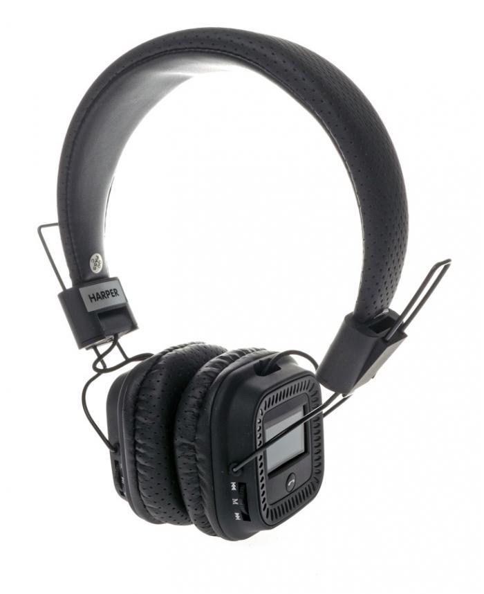 Harper HB-411, Black беспроводные наушникиHB-411 Black Harper HB-411, Black беспроводные наушникиHB-411 BlackНаушники Harper HB-411 - это качественный звук, воплощенный в эргономичной стильной форме. Встроенный MP3-плеер. Наслаждайтесь музыкой без привязки к смартфону или планшету. Загрузите любимые треки на флеш-карту и вставьте ее в наушники.FM-радио и LCD-дисплей. Слушайте любимую радиостанцию в хорошем качестве. На дисплее Harper HB-411 отображается частота радиостанции, и другая информация.Портативная конструкция. Эффективное снижение окружающего шума. Мягкие вставки обеспечивают плотное и одновременно комфортное прилегание к голове.Простое управление. Вы легко переключите функцию, найдете нужный канал, отрегулируете громкость, ответите на телефонный вызов.