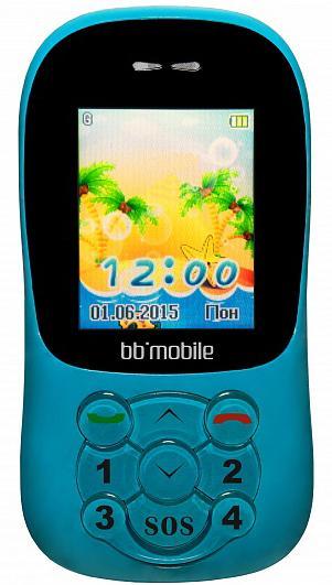 BB-mobile K0030G GPS Маячок II, Blue4620011532251 BB-mobile K0030G GPS Маячок II, Blue4620011532251Малыши любят семейные прогулки, поездки в зоопарк или музей. Апервоклашки гордятся тем, что едут с классом на настоящуюэкскурсию. Вокруг столько интересного, что ребенок легко может отстать отгруппы и потеряться. Однако если у него с собой один из детскихмобильных GPS-телефонов bb-mobile с компонентами безопасности иконтроля, то в любой подобной ситуации он не успеет даже испугаться а вам не придется нервничать.Ситуаций, в которых ребенкуприходится оставаться без привычной родительской опеки, довольномного. Это и посещение группы в детском саду, и прогулка с ватагойсоседских ребятишек на даче, и урок в школе. Родители в такиемоменты испытывают повышенное беспокойство: где он сейчас, куда идет,чем занимается? Для получения ответов на большинство этихвопросов, имеет имеет смысл задуматься о приобретении детскоготелефона.Подбирая телефон для себя, взрослые исходят из потребностей втех или иных приложениях и учитывают собственные предпочтения вдизайне. Чтобы не ошибиться в выборе телефона для ребенканеобходимо руководствоваться этими же принципами. В детском телефоне недолжно быть ненужных и непонятных ребенку кнопок и функций, аразмер аппарата должен соответствовать размеру детской руки. Компания Бизнес Бюро расширяет линейку детских телефонов ипредставляет новую модель bb-mobile GPS Маячок II, пришедшую на сменуполюбившейся детишкам bb-mobile GPS Маячок. Модель поставляется вкорпусах голубого или розового цвета.Телефон для ребенкаупакован в красочную коробку с оформлением, стилизованным под детскиерисунки. Это позволяет рассматривать его не только как серьезноесредство безопасности, но и как красивый подарок. Как ипредыдущая модель, аппарат не имеет полноценной цифровой клавиатуры.Родители сами выбирают и программируют номера абонентов от которыхребенок может принимать звонки, на которые может звонить сам иобмениваться с ними SMS-сообщениями. Таким образом, ребенок защищенот спама, случайных звонков, навязанных услуг сотовых операторови звонков злоумышленников. При этом на передней панелисохранились четыре кнопки быстрого набора номера и кнопка SOS. Оснащениеустройства более крупным экраном позволило выполнить меню аппаратав виде еще более красочных картинок, облегчающих использованиетелефона детишкам, которые только учатся читать и реализоватьобмен смс-сообщениями, отправка которых с использованиемпредустановок реализована таким образом для того, чтобы ребенку приходилосьне набирать, а выбирать их.После выполнения нехитрых настроекродители получают возможность контролировать чадо, находясь нарасстоянии от него. Отправив специальную смс-команду они получают вответ ссылку на интернет-карты, которую могут открыть в своемсмартфоне и увидеть местонахождение ребенка. Выполняя другуюSMS-команду, телефон перезванивает родителям и ведет аудиотрансляциюпроисходящего вокруг. Это особенно полезно в случаях, когданеобходимо убедиться в том, что с ребенком все в порядке, не отвлекая егоразговором.Функции мультимедиа в аппарате минимизированы,присутствует только самое необходимое. Это сделано для защитыребенка и для того,чтобы он не использовал устройство дляразвлечения. Тем не менее, телефон имеет слот для карты памяти форматаmicroSD, на которую можно заранее записать голоса родных, если ребенокбудет долго находится от них вдали, а так же аудиокниги илисказки. По сути, аппарат представляют собой GPS-трекер с расширеннымфункционалом, узкая специализация которого вовсе не обязываетиспользовать его исключительно для детской аудитории, ведь взаботливом отношении нередко нуждаются люди самых разных возрастныхкатегорий.
