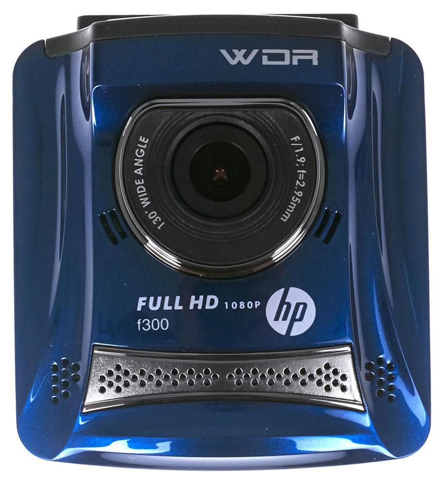 HP f300, Blue видеорегистратор2601001301 HP f300, Blue видеорегистратор2601001301Преимущества видеорегистратора HP f300 – камера свысококачественной оптикой и мощный процессор AmbarellaA5L70 способныйобрабатывать видео в формате FullHD. 6-слойная стеклянная линзаувеличивает срок службы объектива и качество съемки. ИК-фильтр способствуетулучшенной цветопередаче при съемке ночью, в условияхнедостаточной освещенности, и предотвращает появление бликов. Главная задачавидеорегистратора – максимально полная и достоверная фиксациядорожной ситуации. Широкоугольный объектив видеорегистратора HPf300, с обзором 130°, охватывая периферию движения, позволяетзафиксировать ситуацию на соседних полосах движения итротуаре.Благодаря автоматическому режиму записи, видеорегистратор HP f300 готов киспользованию сразу после установки. Дополнительные опции даютвозможность осуществлять настройки камеры вручную, в соответствиис конкретными задачами и предпочтениями. Технология WDR (Широкийдинамический диапазон) позволяет камере видеорегистратора HP f300автоматически получать качественное изображение объектов,находящихся в темных и светлых областях кадра. Система регулировкиэкспозиции имеет 9 уровней настройки с возможностью ручного иавтоматического выбора. Встроенный в видеорегистратор HP f300 3-осевойдатчик ускорения (G-сенсор) включает режим экстренной записи вовремя внештатных ситуаций. Резкое торможение, ускорение, удар,поворот – будут автоматически записаны в отдельный файл, защищенный отслучайного удаления или перезаписи. Режим парковки позволяетвключать видеонаблюдение за ситуацией около автомобиля во времяотсутствия водителя, при срабатывании датчика движения. Ввидеорегистраторе HP f300 функция парковочного режима реализована ссущественным преимуществом – кроме самого момента происшествиявидеорегистратор HP f300 автоматически добавляет по 10 секунд видео допоявления движения в кадре и после. В режиме циклической записи, новыефайлы пишутся поверх старых, что дает возможность экономить местона установленной в видеорегистраторе HP f300 карте памяти иавтоматически удалять старые записи. Видеорегистратор HP f300отличается качественным исполнением и стильным дизайном. Миниатюрный,элегантный корпус с ярким экраном, украсит салон любого автомобиля.