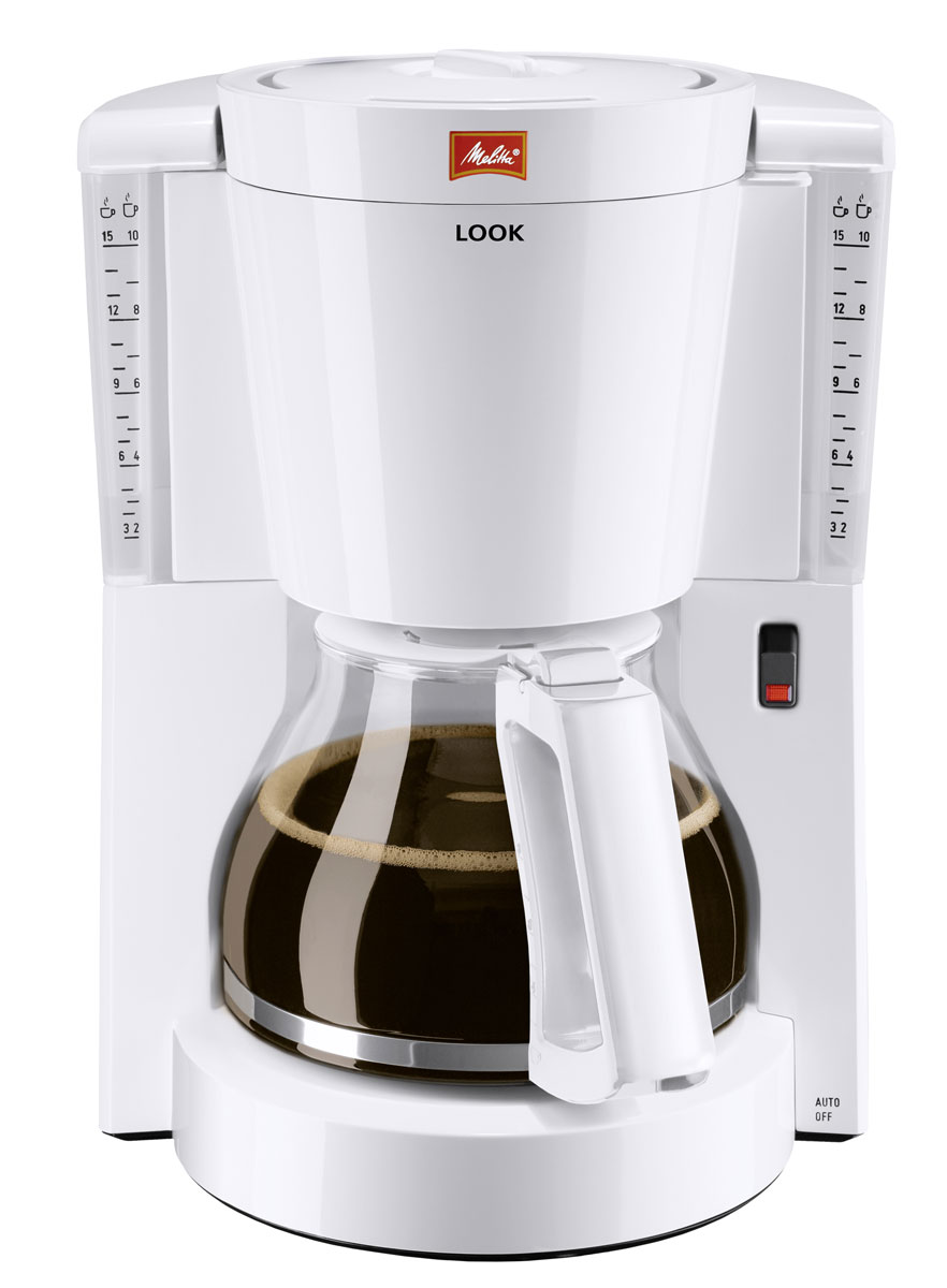 Melitta Look IV, White кофеварка20984 Melitta Look IV, White кофеварка20984Кофейное наслаждение – это не только эстетика вкуса, но и эстетика внешнего вида. Melitta Look в новом дизайне дает вам все, чего вы желаете.Рассчитана на 10/15 чашек Размер кофейных фильтров Melitta 1x4Запатентованный AromaSelector фильтрСъемный поворотный держатель фильтра Противокапельная система Drip stopПрозрачная ёмкость для водыПереключатель on/off с подсветкой