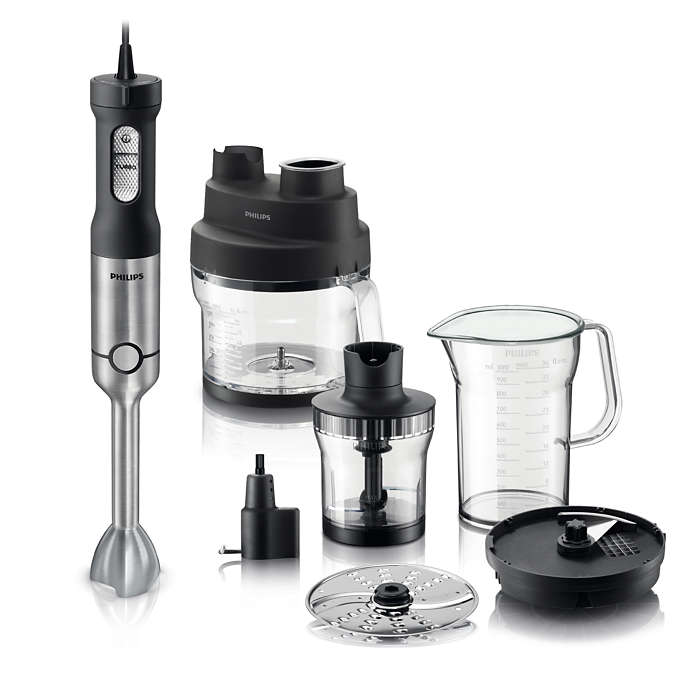 Philips HR1689/90 блендерHR1689/90 Philips HR1689/90 блендерHR1689/90Технология ProMix ручного блендера Philips была разработана в сотрудничестве со специалистами престижного Штутгартского университета. Усовершенствованная технология обеспечивает большую однородность и скорость смешивания. Уникальная технология ProMix — это треугольная форма насадки, которая гарантирует идеальную консистенцию супов и смузи.Новый нож с титановым покрытием золотистого цвета более чем в шесть раз тверже своих предшественников и в три раза прочнее самурайского меча. А значит лезвие еще дольше останется острым.Приготовьте дома изумительно вкусный салат оливье всего за несколько секунд с помощью уникальной насадки для нарезки кубиками.Благодаря двухстороннему диску для нарезки ломтиками и шинковки можно быстро обрабатывать любые виды овощей. Чтобы нарезать или нашинковать овощи, просто переверните диск.Для ручного блендера предлагается широкий ассортимент аксессуаров, которые помогут вам сэкономить время и силы. Теперь даже на небольшой кухне вы сможете с удобством приготовить самые разные домашние блюда. Насадки отсоединяются одним нажатием кнопки, и вы с легкостью снимите и установите любую насадку. Ассортимент аксессуаров включает большой измельчитель XL, компактный измельчитель, венчик для взбивания, насадку для картофельного пюре, аксессуар-кухонный комбайн.Особая волнообразная форма нижней части погружной насадки блендера защищает от разбрызгивания во время приготовления блюд, оставляя рабочую поверхность чистой.Измельчитель XL (1000 мл) для ручного блендера Philips оснащен четырьмя лезвиями. Два лезвия можно извлекать для оптимальной обработки в измельчителе маленьких или очень больших порций. Можно мелко нарезать мясо, зелень, орехи, сыр, шоколад, лук и другие ингредиенты всего за несколько секунд.