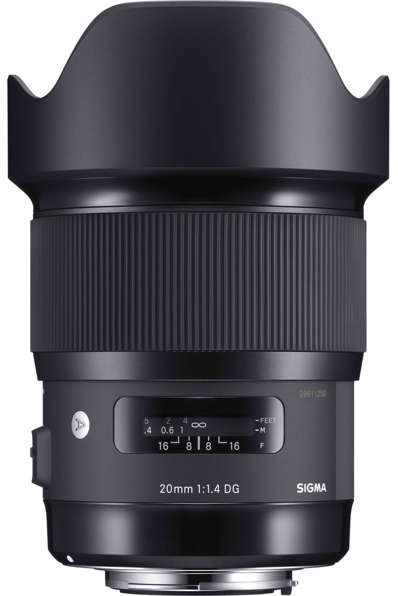 Sigma AF 20mm f/1.4 DG HSM объектив для Nikon412955 Sigma AF 20mm f/1.4 DG HSM объектив для Nikon412955Sigma AF 20mm f/1.4 DG HSM - светосильный широкоугольный полноформатный объектив, оснащенный асферическими линзами большого диаметра. Такая светосила достигается благодаря применению в оптической конструкции двойной асферической линзы диаметром 59 мм. Новейшая оптическая конструкция объектива эффективно минимизирует дисторсию, поперечную цветовую аберрацию, сагитальную кому при съемке на открытой диафрагме.Объектив имеет в своей конструкции 2 элемента из флюоритоподобного стекла FLD и 5 элементов из специального низкодисперсного стекла SLD, которые эффективно снижают поперечную хроматическую аберрацию, обычно заметную по краям изображения. Также минимизированы и аберрации в осевом направлении. В результате объектив обеспечивает высочайшее качество изображения без цветовых искажений в любых условиях съемки, постоянную резкость и контраст.Конструкция Sigma AF 20mm f/1.4 DG HSM выполнена с учетом угла падения света, начиная с первой линзы, а положение асферических элементов рассчитано самым оптимальным образом, что позволяет минимизировать дисторсию по всему полю кадра. Фирменное супермногослойное просветление также снижает искажения и обеспечивает резкость и высокий контраст изображения даже при сложной световой картине.Ультразвуковой мотор фокусировки HSM обеспечивает быструю и тихую автофокусировку. Благодаря новому переработанному алгоритму автофокусировка теперь происходит более плавно. Есть функция доводки фокуса вручную (full-time MF) вращением кольца фокусировки - это делает фокусировку более точной.