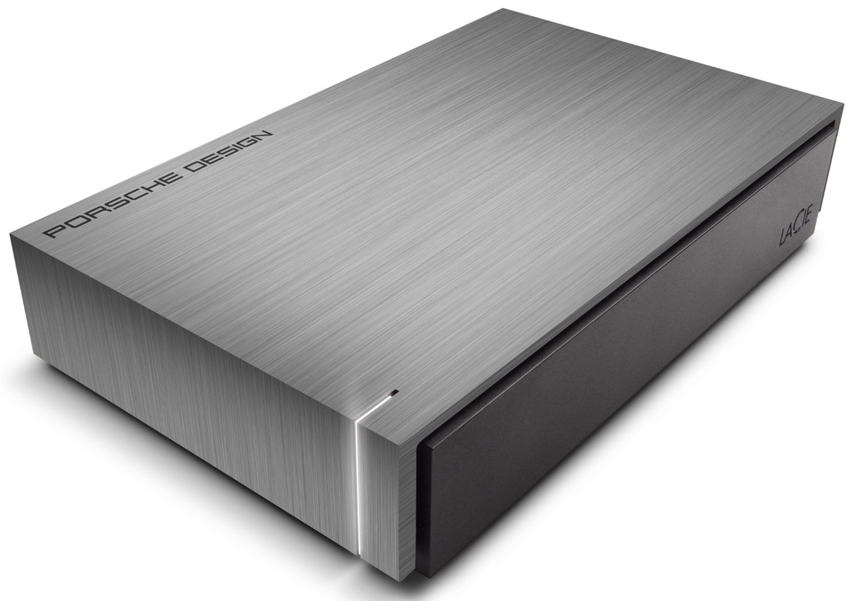 LaCie Porsche Design Desktop Drive 4TB внешний жесткий диск (P9230)LAC9000384EK LaCie Porsche Design Desktop Drive 4TB внешний жесткий диск (P9230)LAC9000384EKLaCie Porsche Design Desktop Drive - представляет собой сверхстильный внешний накопитель для вашего компьютера, оборудованный высокоскоростным интерфейсом USB 3.0. Он заключен в стильный и прочный корпус из алюминия (это способствует хорошему отводу тепла), не только надежно защищающий находящуюся внутри электронику, но и придающий накопителю потрясающий внешний вид. Кстати, дизайн жесткого диска был разработан студией Porsche Design.Совместимые ОС: Windows 7, Windows 8 и выше / Mac OS X 10.5 и выше