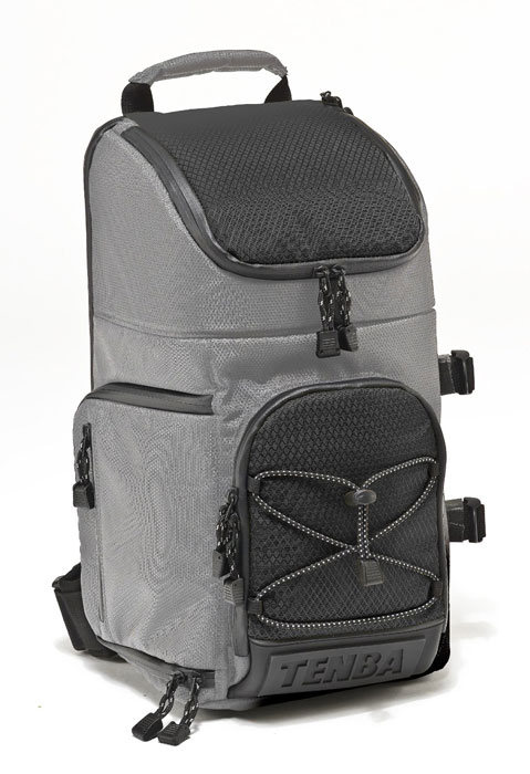 Tenba Shootout Sling Medium, Silver Black рюкзак для фотооборудования3470310 Tenba Shootout Sling Medium, Silver Black рюкзак для фотооборудования3470310Вместительный рюкзак Tenba Shootout Sling Medium с эксклюзивным дизайном защитит Ваше оборудование от неблагоприятных внешних условий, а благодаря небольшому весу, он будет хорошим помощником в путешествиях. Вмещает в себя 1-2 камеры, 3-4 объектива, вспышку и аксессуары; камеру с установленным телеобъективом до 300 мм, также предусмотрена возможность крепления штатива или монопода.Место для дополнительного объективаРучка для переноскиПлечевой ременьДождевик