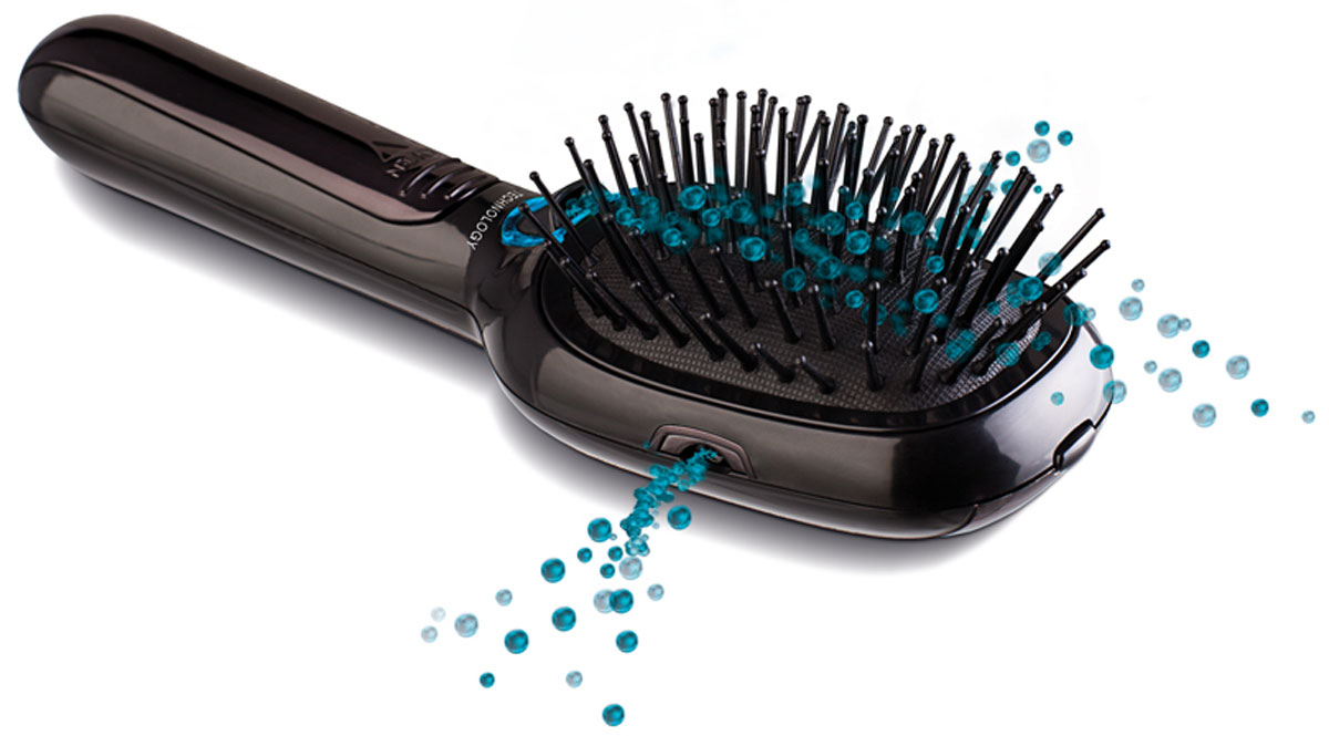 GA.MA Shine Care 4D Therapy расческа с ионизацией для волосMP59.4D GA.MA Shine Care 4D Therapy расческа с ионизацией для волосMP59.4DЩетка-расческа GA.MA Shine Care 4D Therapy с ионизацией и озонной технологией, которая очищает, укрепляет волосы, делает их более послушными и блестящими.Инновационная активная технология Ozone 3 серии 4D Therapy сочетает в себе технологию ION PLUS, нейтрализующую статическое электричество, с действием технологии Ozone 3. Технология Ozone 3 помогает устранить жир и загрязнения, которые могут закупоривать поры, и значительно улучшить обеспечение волосяных луковиц кислородом, стимулируя их реконструкцию. Кроме этого, турмалиновое покрытие сделает ваши волосы более сияющими и шелковистыми. Их комбинированное действие придает волосам силу от корней до кончиков, оздоравливает их благодаря антивозрастному эффекту такого ухода.