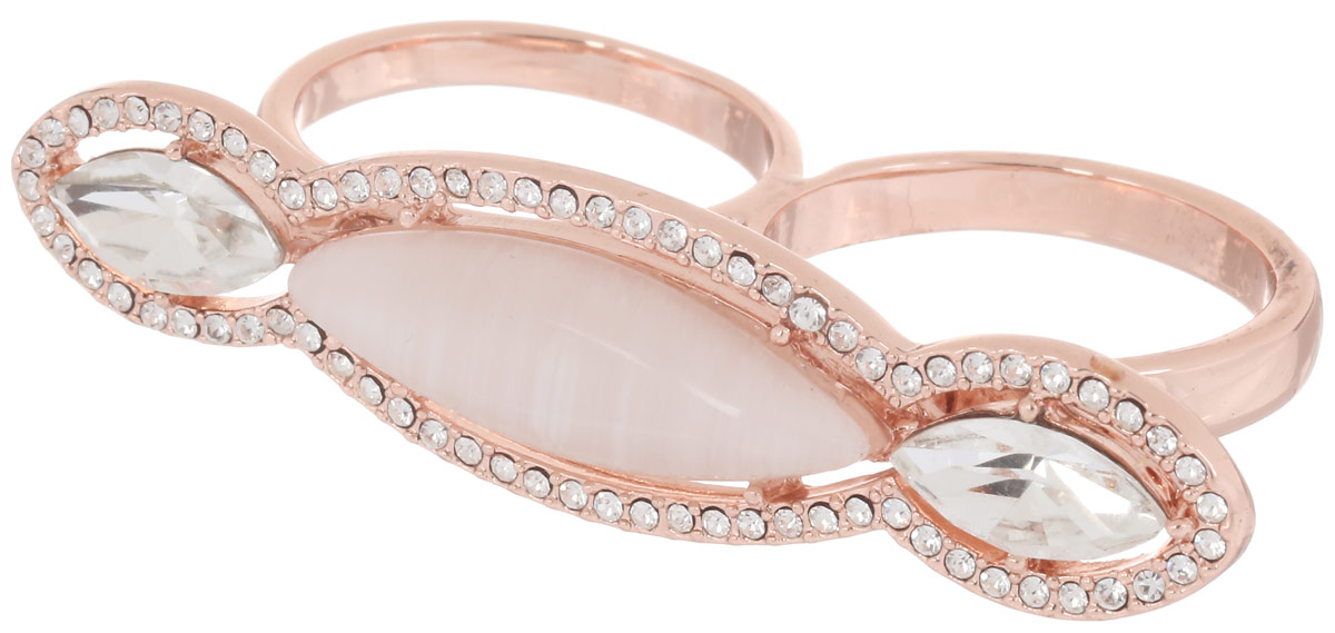 Кольцо на два пальца Art-Silver, цвет: золотистый. 066593-801-1202. Размер 17Кольцо для платка Кольцо на два пальца Art-Silver, цвет: золотистый. 066593-801-1202. Размер 17Кольцо для платкаВеликолепное кольцо на два пальца Art-Silver изготовлено из бижутерного сплава с покрытием из золота 0,01 мкрн. Изделие надевается на два средний пальца и дополнено цирконами и натуральным камнем кошачий глаз.Стильное кольцо придаст вашему образу изюминку и подчеркнет индивидуальность.