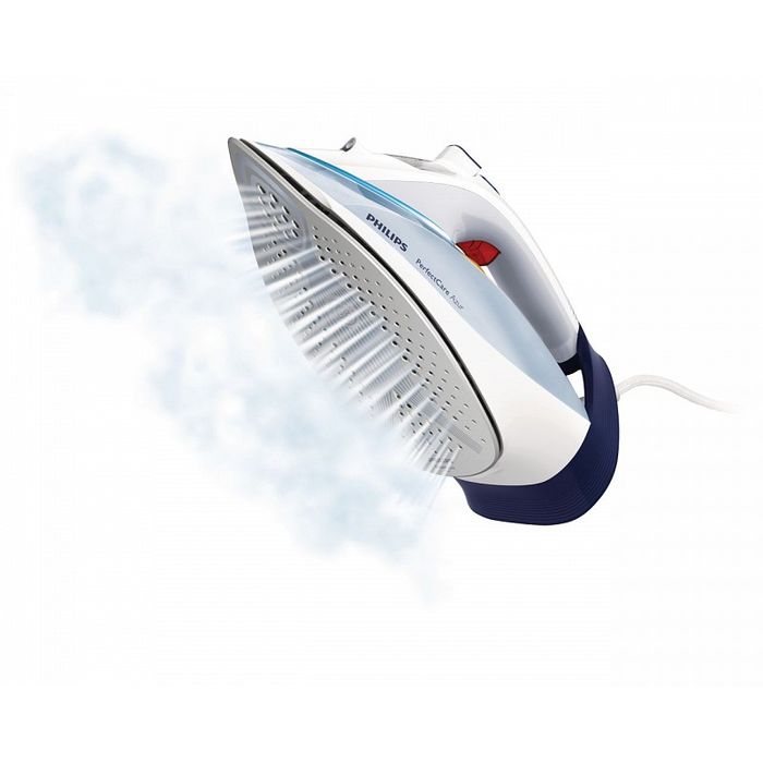 Philips Azur GC4910/10 паровой утюгGC4910/10 Philips Azur GC4910/10 паровой утюгGC4910/10Благодаря современной технологии OptimalTemp паровой утюг Philips GC4910/10 PerfectCare Azur мощностью 2400 Вт обеспечивает оптимальное сочетание температуры подошвы и пара, поэтому нет необходимости регулировать температуру во время глажения различных типов тканей. Уникальная подошва SteamGlide Plus отличается устойчивость к появлению царапин, легкостью скольжения и простотой очистки. Благодаря носику утюга Quattro Precision, вы сможете с легкостью разгладить все труднодоступные участки одежды. Специальное углубление облегчает глажение вдоль пуговиц, а особая конструкция позволяет контролировать процесс глажения. Благодаря системе двойной очистки от накипи, в паровой утюг можно заливать водопроводную воду. Капсулы от накипи и система самоочистки препятствуют образованию известкового налета. Для максимальной безопасности в работе и энергосбережения утюг Philips GC4910/10 PerfectCare Azur оснащен системой автоотключения. Прибор отключается автоматически через 3 минуты в вертикальном положении или через 2 минуты в горизонтальном положении.