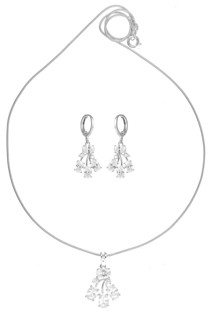 Комплект украшений Fashion Jewelry Diamond: колье, серьги, цвет: серебристый, белый. 10097512Колье (короткие одноярусные бусы) Комплект украшений Fashion Jewelry Diamond: колье, серьги, цвет: серебристый, белый. 10097512Колье (короткие одноярусные бусы)Роскошный комплект украшений Fashion Jewelry Diamond, изготовленный из металла с родиевым покрытием, включает в себя серьги и колье. Колье выполнено в виде тонкой цепочки оригинального плетения, дополненной оригинальной подвеской. Подвеска и серьги украшены цирконами. Колье застегивается на шпренгельный замок, серьги - на замок-конго. Оригинальный комплект придаст вашему образу изюминку, подчеркнет красоту и изящество вечернего платья или преобразит повседневный наряд.Такой комплект позволит вам с легкостью воплотить самую смелую фантазию и создать собственный неповторимый образ.