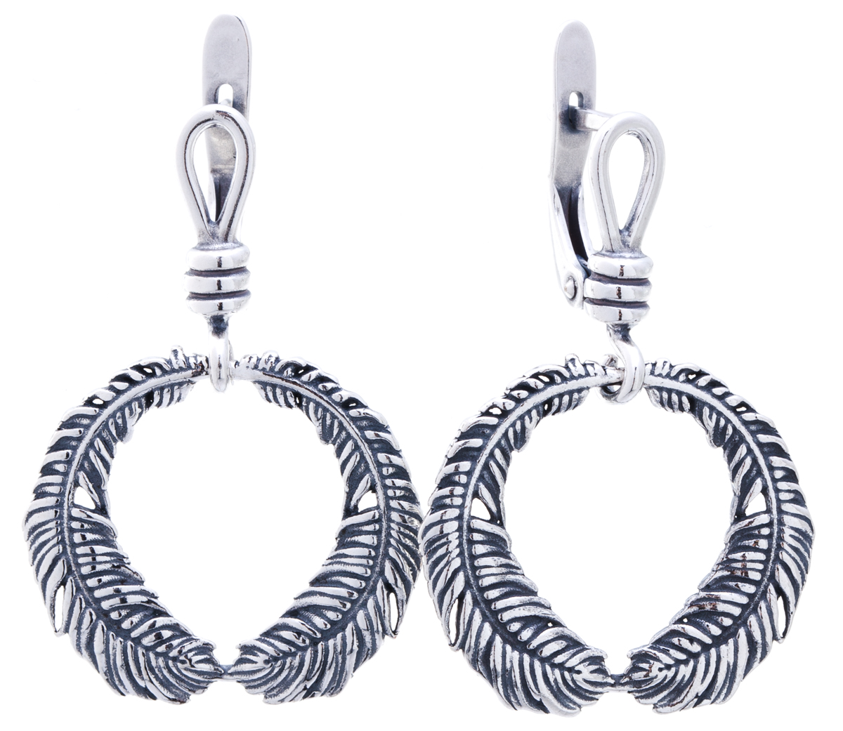 Серьги Jenavi Feather. Лума, цвет: серебряный. f6793190Пуссеты (гвоздики) Серьги Jenavi Feather. Лума, цвет: серебряный. f6793190Пуссеты (гвоздики)Оригинальные серьги Jenavi из коллекции Feather. Лума изготовлены из гипоаллергенного ювелирного сплава с покрытием из черненого серебра.Изделие застегивается на английский замок, который надежно зафиксирует серьги.