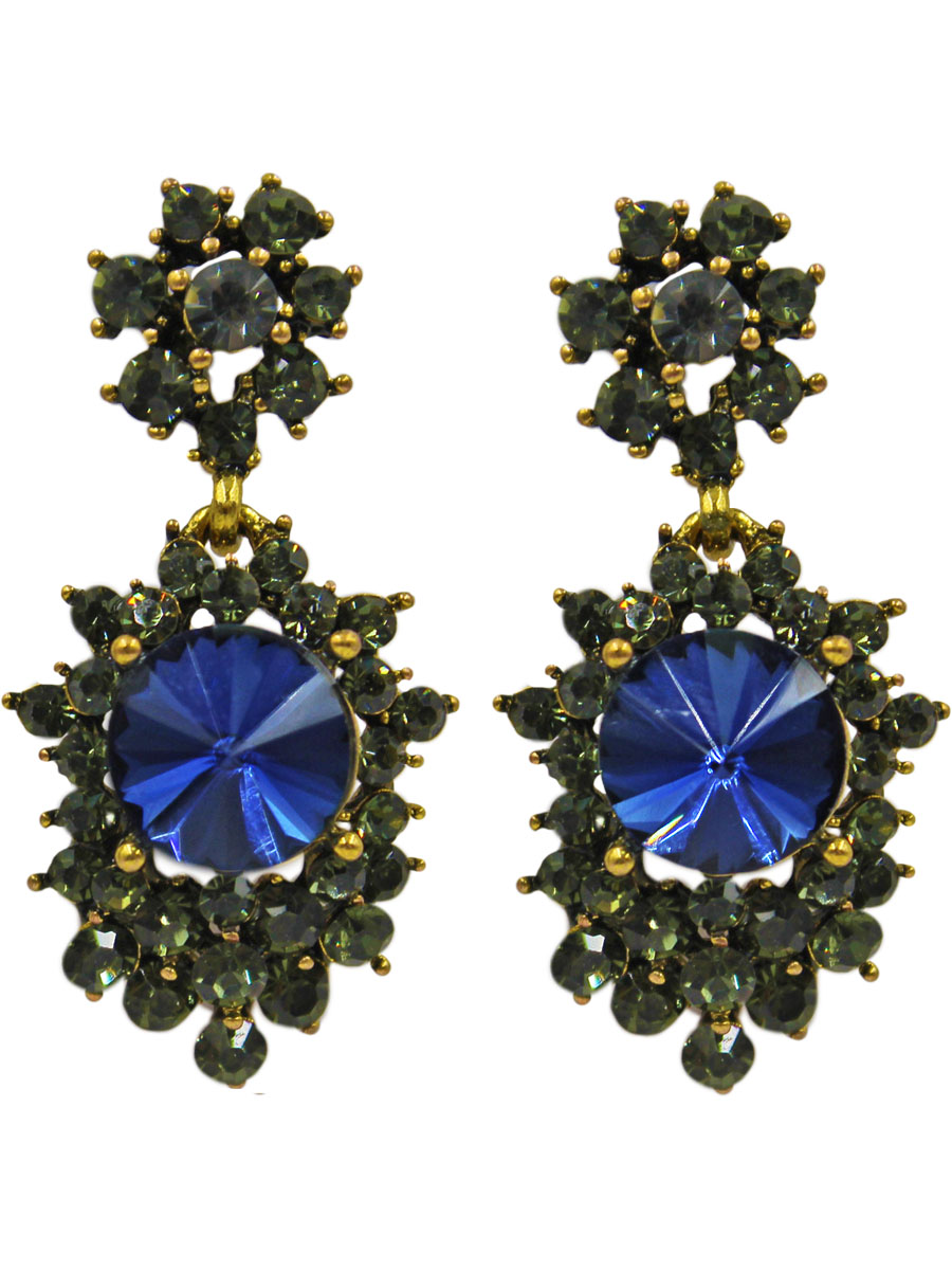 Серьги Taya, цвет: хематит, темно-синий. T-B-11363-EARR-HM.D.BLUEПуссеты (гвоздики) Серьги Taya, цвет: хематит, темно-синий. T-B-11363-EARR-HM.D.BLUEПуссеты (гвоздики)Серьги-гвоздики с заглушкой металл-пластик изготовлены из гипоаллергенного бижутерного сплава. Состоят из двух подвижно соединенных частей. Верхняя часть выполнена в форме цветка с блестящими стразами, нижняя часть это крупный сапфировый кристалл с окружении таких же страз.