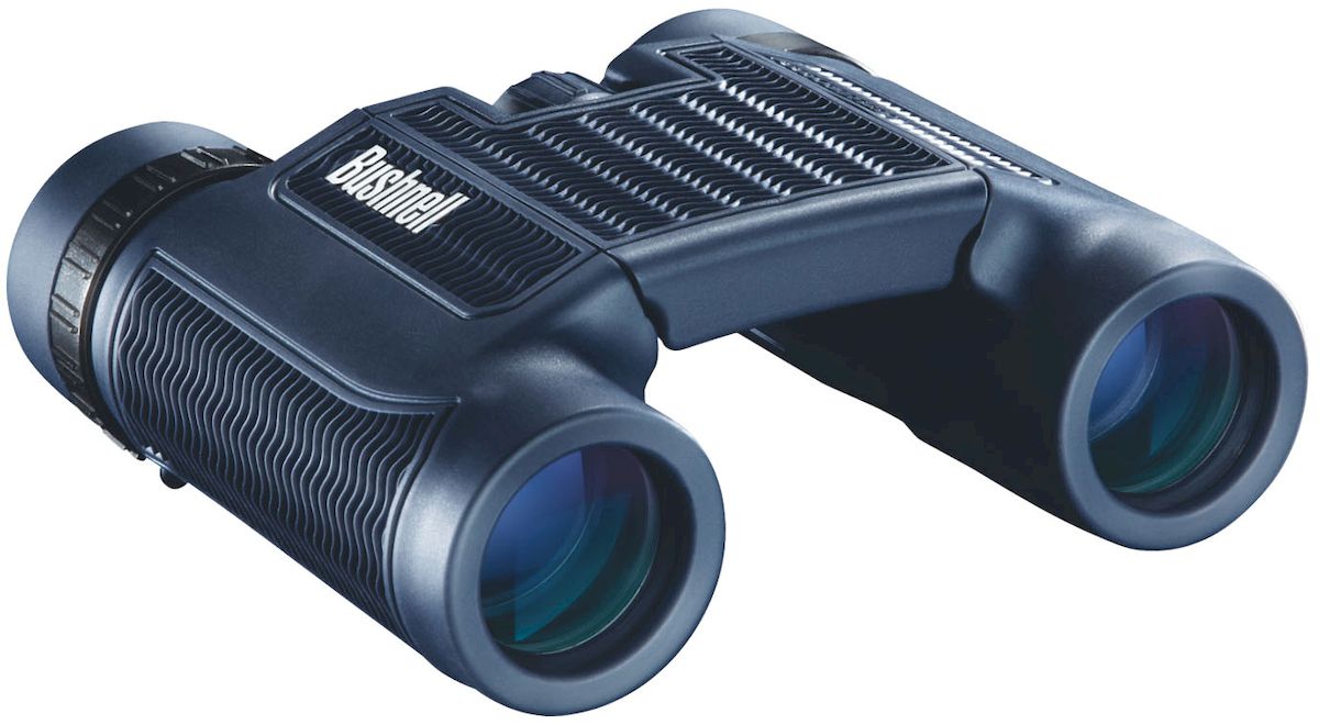 Бинокль Bushnell H2O Roof Compact 10X25, цвет: синий130105 Бинокль Bushnell H2O Roof Compact 10X25, цвет: синий130105Бинокли Bushnell H2O – незаменимый спутник, который не боится воды. Бинокль Bushnell 10x25 H2O ROOF - компактный и вместе с тем готовый к работе при любой погоде. Нескользящее покрытие корпуса Soft Texture Grip позволяет удерживать бинокль в руках. В биноклях H20 используются уплотнительные герметизирующие кольца и азотное заполнение, поэтому они всегда дают превосходное изображение, сколь бы мокрыми они не стали.