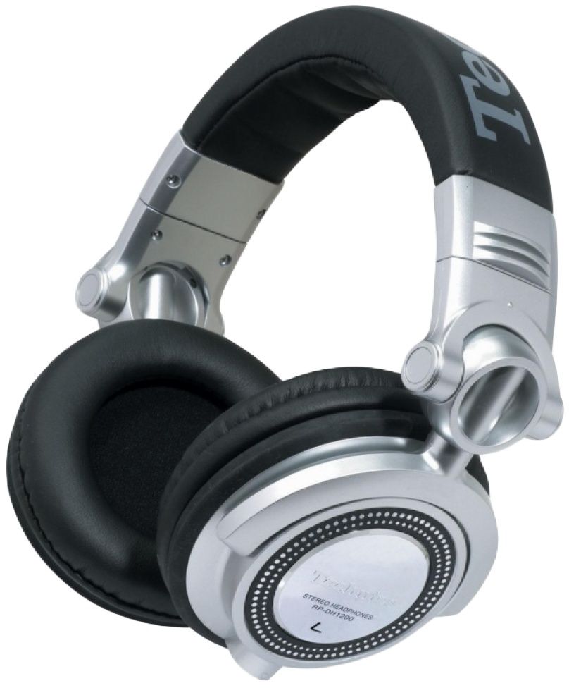 Panasonic RP-DH1200E-S, Silver наушникиRP-DH1200E-S Panasonic RP-DH1200E-S, Silver наушникиRP-DH1200E-SНаушники Panasonic RP-DH1200E-S порадуют вас абсолютным качеством и подарят невероятный комфорт от их использования. Плотно прилегающие к ушам мягкие амбушюры, оснащенные 50-миллиметровыми динамиками, позволяют отчетливо слышать каждую ноту, насладиться отличным звучанием на всем частотном диапазоне. Складывающиеся дужки наушников Panasonic RP-DH1200E-S предоставляют возможность использовать только один динамик, а также комфортно транспортировать их. Для этого в комплект входит специальный чехол. Витой шнур данной модели для максимально комфортного использования можно легко регулировать по длине от 1.2 м до 3 м, а в случае повреждения он легко поддается замене. Позолоченный штекер, посредством которого данная модель подключается к источнику воспроизведения звука, гарантирует безупречный контакт.