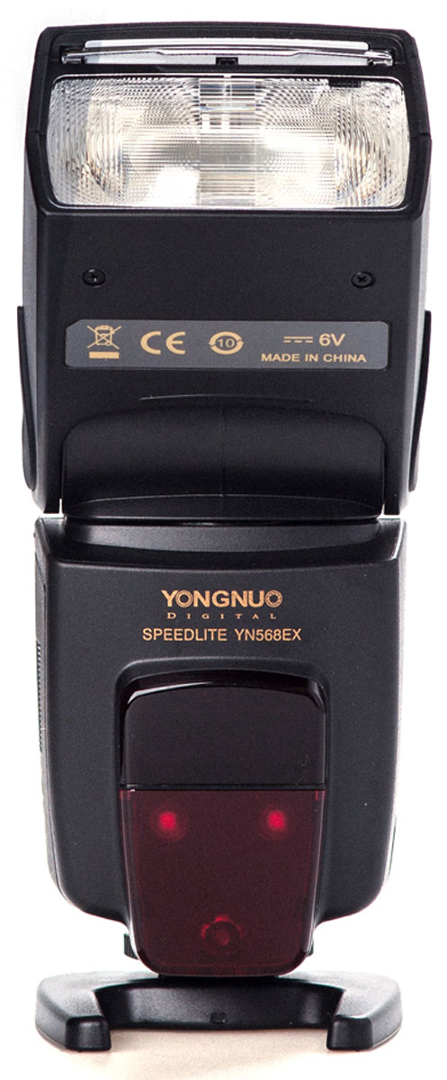 YongNuo Speedlite YN-568EX вспышка для NikonYongNuo YN-568EX Nikon YongNuo Speedlite YN-568EX вспышка для NikonYongNuo YN-568EX NikonВспышка YongNuo Speedlite YN-568EX для Nikon – это мощный инструмент для управления светом, способный не просто улучшить качество фотографии, но и дающий возможность проявлять фантазию при создании снимков. Для наиболее качественного результата вспышка совместима с I-TTL-режимом камер Nikon. Его особенностью является возможность делать замер экспозиции через объектив (Test Throught Lens). Для этого YN-568EX посылает оценочный импульс и только после получения данных об освещенности снимаемого объекта срабатывает основной импульс, являющийся точно выверенным. Несомненным плюсом этой вспышки также является возможность скоростной работы в режиме HSS/FP. Модель без проблем работает с аппаратом даже на очень коротких выдержках до 1/8000 сек., тогда как при работе с менее дорогими аксессуарами на кадрах могут появляться нежелательные тени от ламелей затвора, не успевшего отъехать.