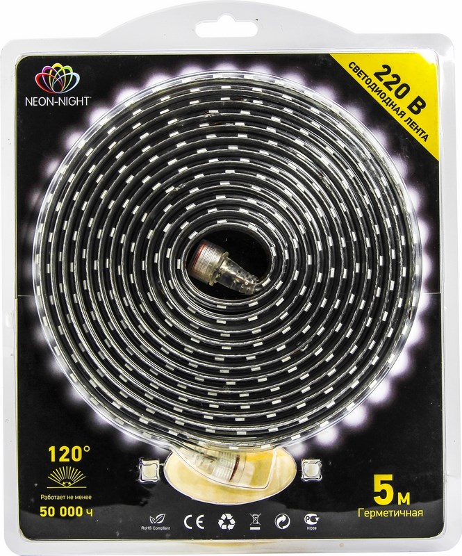 Лента светодиодная Neon-Night, влагозащищенная, 60 LED/метр, SMD 3528, цвет: белый, 5 м142-605-05 Лента светодиодная Neon-Night, влагозащищенная, 60 LED/метр, SMD 3528, цвет: белый, 5 м142-605-05Светодиодная лента 220В представляет собой гибкую PCB панель, напоминающую тончайшую ленту, на которую нанесены светодиоды. PCB панель со всех сторон обволакивает прозрачная герметичная изоляция, благодаря которой лента защищена от механических повреждений и может работать находясь под тяжелым воздействием окружающей среды. Удобная намотка 5 метров в блистерной упаковке подходит для интерьерной подсветки и экономит время, теперь не нужно тратить много времени на долгие замеры, изучение сложных инструкций, достаточно просто установить в необходимое место ленту и подключить кабель питания к специальному разъему. Если требуется длина более пяти метров, то можно соединить несколько лент вместе с помощью разъемов, находящихся на концах ленты. Благодаря тому что ленту можно резать кратно метру, не возникнет сложности в подборе нужной длины, заглушка для изоляции отрезанного конца уже идет в комплекте. Использование светодиодов, наиболее долговечных источников света, позволяет установить ленту один раз и не беспокоиться о ремонте и замене еще долгие годы.