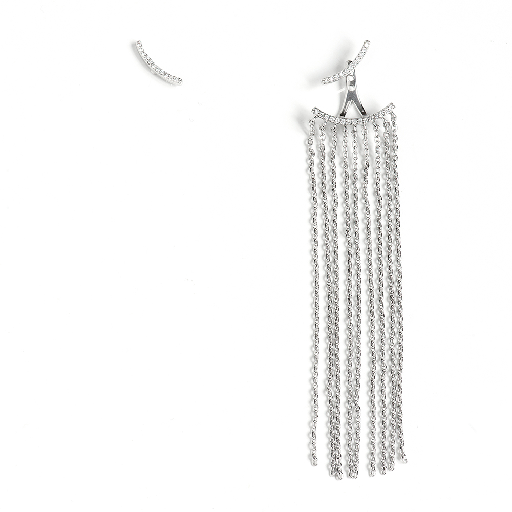 Серьги Selena, цвет: серебристый. 20091880Серьги с подвесками Серьги Selena, цвет: серебристый. 20091880Серьги с подвескамиСтильные серьги Selena выполнены из латуни с гальваническим покрытием. Одна сережка оформлена оригинальной декоративной подвеской. Серьги выполнены с замками-гвоздиками. Такие серьги будут ярким дополнением вашего образа.