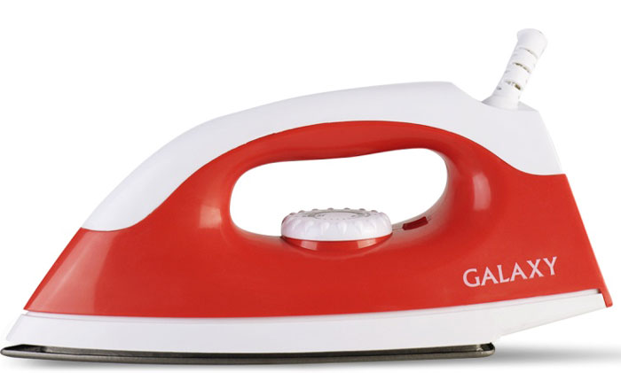 Galaxy GL 6126, Red утюг4650067300641_красный Galaxy GL 6126, Red утюг4650067300641_красныйПодошва утюга Galaxy GL 6126 произведена из нержавеющей стали и оснащена антипригарным покрытием, упрощающим уход и позволяющим быстро проглаживать деликатные виды тканей. Устройство оснащено защитой от перегрева. Утюг максимально прост в использовании и предназначен исключительно для сухой глажки. Ручка устройства удобна для удержания и не скользит в руке. Подошва имеет заостренный носик, благодаря чему проглаживание складок в труднодоступных местах стало еще удобнее.