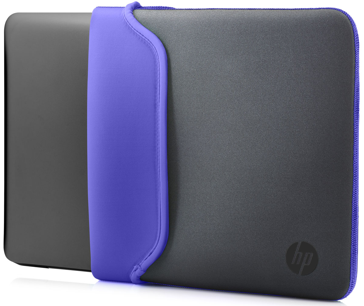HP Neoprene Sleeve чехол для ноутбука 14, Grey Purple (V5C28AA)1000397106 HP Neoprene Sleeve чехол для ноутбука 14, Grey Purple (V5C28AA)1000397106Поместите свой ноутбук в этот яркий и надежный цветной чехол HP Neoprene Sleeve. Этот прочный неопреновый чехол защищает ваш ПК от внешних воздействий, ударов и царапин. Аксессуар выполнен из двустороннего материала, так что вы в любой момент можете изменить его цвет.