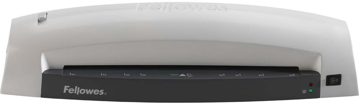 Fellowes Lunar A3 ламинаторFS-57167 Fellowes Lunar A3 ламинаторFS-57167Lunar A3 – ламинатор начального уровня для домашнего офиса и использования время от времени. Ламинатор Lunar A3 предназначен для работы с пленкой 75/80 мкм. Максимальный формат документа – А3. Ламинатор прост в управлении и не требует дополнительных настроек. Зеленый световой сигнал подскажет о готовности к работе через 6 минут после включения.Рычаг освобождения поможет изъять неправильно поданный документ. Корпус ламинатора не перегревается и безопасен при прикосновении.Ламинатор Lunar A3 позволяет надежно заламинировать документы, презентационные и рекламные материалы, фотографии, грамоты, рисунки, открытки, визитки, инструкции и многое другое.Основные характеристики:Диапазон плёнок 75 – 80 мкмСкорость ламинирования 30 см/мин.Время нагрева - 6 минГарантия 1 годТехнологии:Jam Free механизм ClearPath обеспечивает 100% работу без заторов и зажевывания документов при использовании расходных материалов Fellowes.