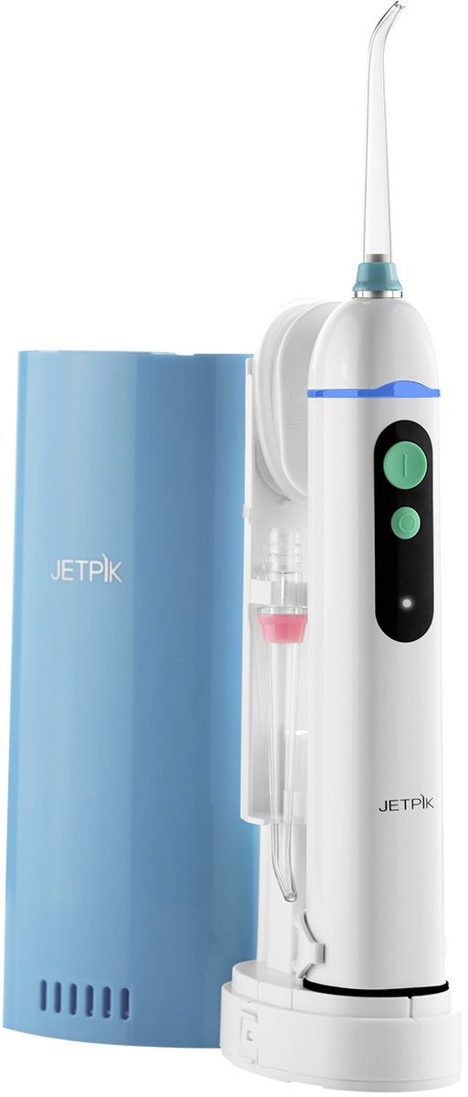 Jetpik JP51M-Solo ирригатор полости ртаJA05-121-02 Jetpik JP51M-Solo ирригатор полости ртаJA05-121-02Сочетает в себе очищающее действие зубной нити (смарт-флосса), воды и воздуха. Легкий в использовании, очень эффективный и экономит время. Здоровые десны и чистые зубы уже через 7 дней. Клинически доказано, что удаляет до 99% зубного налета. Инновационная комбинация давления воды и пульсирующей флосс- системы (20-25 колебания в сек) удаляет остатки пищи глубже и быстрее, между зубами и ниже линии десен, в труднодоступных местах вокруг брекетов, между зубными имплантатами и коронками. Пульсирующая под давлением воды смарт флосс-система создает дополнительную силу трения. Лабораторно доказано что JETPIK на 240% более эффективно удаляет зубной налет и биопленку, чем обычные водные ирригаторы. Эффективный, безопасный и простой в использовании. Идеально подходит для тех, кто с имплантатами, коронками, брекет-системами, мостовидными протезами, пародонтальными карманами. Портативный и компактный - по размерам не больше электрической зубной щетки, благодаря встроеной литиевой батарее заряжается как мобильный телефон через базовое зарядное устройство или USB разьем. Как жидкость для ирригации можно использовать не только воду, но и лечебные растворы. Удобный специальный стакан JETPIK или любая емкость подойдет как резервуар, благодаря портативной силиконовой клипсе JETPIK, которая идет в комплекте с набором.