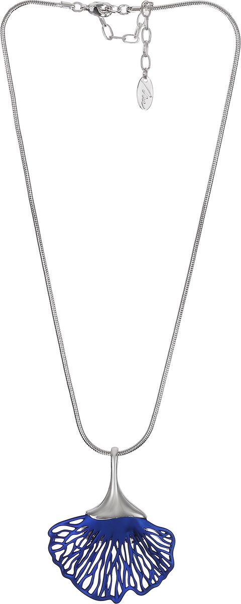 Колье Модные истории, цвет: серебристый. 12/1061Колье (короткие одноярусные бусы) Колье Модные истории, цвет: серебристый. 12/1061Колье (короткие одноярусные бусы)Колье выполнено из бижутерийного сплава с гальваническим покрытием золотом 18К на цепочке. На круглой цепочке подвеска в виде цветка, покрытая цветной матовой эмалью. Застежка-карабин позволяет регулировать длину изделия.