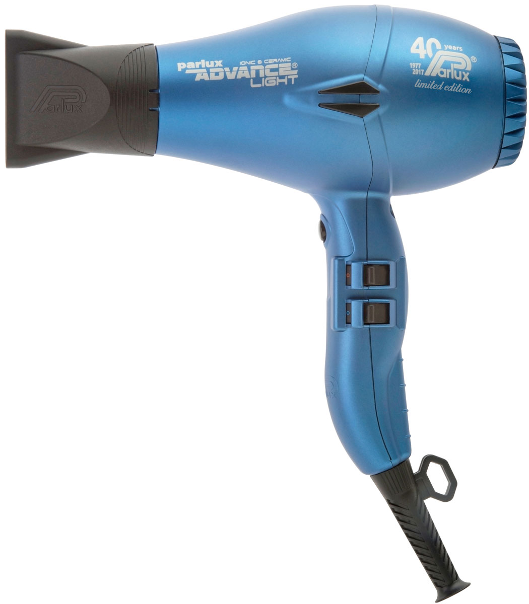 Parlux Advance Light фен0901-Adv matt blue Parlux Advance Light фен0901-Adv matt blueМиссия бренда Parlux заключается в том, чтобы создавать самые лучшие фены для тех, кто дарит нам красоту – для профессиональных парикмахеров. 2 самых важных характеристики фена это высокая мощность и легкий вес В течении 3 лет разработчики компании Parlux искали способ создать более совершенный фен, чем Parlux 385. Сегодня мы рады представить вам Parlux Advance light – очень мощный и невероятно удобный профессиональный фен. Просто легкий фен или легкий фен с идеальным балансом? Как только вы возьмете в руки новую разработку от Parlux вы почувствуете разницу! В отличии от аналогов, вес фена концентрируется точно в центре, даря необыкновенное ощущение легкости. Такой баланс безусловно важен для мастеров, которые целый день работают в салоне. Визитная карточка бренда Parlux это яркие и необычные цвета. В 2017 году Parlux дарит 2 трендовых цвета : графит и лимитированный цвет матовый синий. Не откажите себе в удовольствии приобрести фен, который создавали с любовью к парикмахерам!ТЕХНИЧЕСКИЕ ХАРАКТЕРИСТИКИ: Мощность 2200 Вт, Объем выдуваемого воздуха 83м 3/ч, улучшенная система ионизации, вес 440 г, 3 температурных режима, 2 режима скорости воздушного потока удобные переключатели с покрытием Soft Touch, 2 сопла, кнопка моментального охлаждения, профессиональный шнур 3 м.