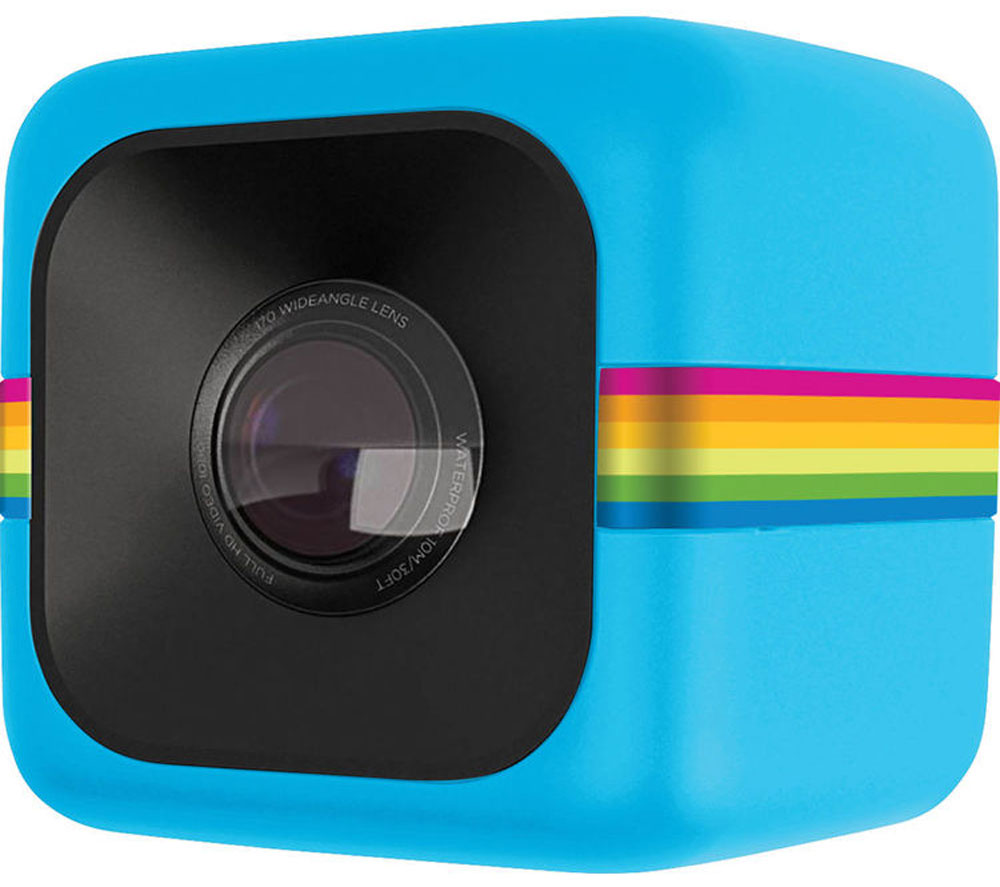 Polaroid Cube+, Blue экшн-камераPOLC3BL+ Polaroid Cube+, Blue экшн-камераPOLC3BL+Polaroid Cube+ - это обновлённая уникальная экшн-камера, заключенная в миниатюрный корпус в форме куба. Изменения коснулись матрицы и качества съёмки: теперь можно снимать видео в 1440p, а фото - в 8 Мп. Плюс появилась долгожданная возможность подключаться к камере по Wi-Fi со смартфона на iOS или Android для настройки камеры и просмотра материала. Благодаря необычной конструкции Cube, вы всегда сможете носить камеру с собой, а встроенный магнит позволит прикрепить к ее к любой металлической поверхности, будь то велосипедная рама или капот автомобиля, для получения самых впечатляющих кадров. Сам корпус имеет брызго- и пылезащищённую конструкцию, так что, в какой бы ситуации вы не оказались, Polaroid Cube+ останется практически неуязвимой. Кроме того, в продаже имеется дополнительный защитный корпус для погружения в воду (на глубину до 5 м) и крепления, позволяющие использовать камеру в любых условиях, даже самых экстремальных.Несмотря на компактные размеры, в Cube+ поместились мощный процессор, 8-мегапиксельная матрица и объектив f/2.0 с широчайшим углом обзора 124 градусов. Это позволяет камере записывать изумительные ролики, так что можно быть уверенным в том, что в кадр попадет каждая важная деталь. Более того, здесь имеется мощный аккумулятор, вместе с которым Cube+ способна снимать до 90 минут видео, а для того чтобы хранить все, что вы засняли, Cube+ оборудовали слотом для карт памяти объемом до 32 ГБ.