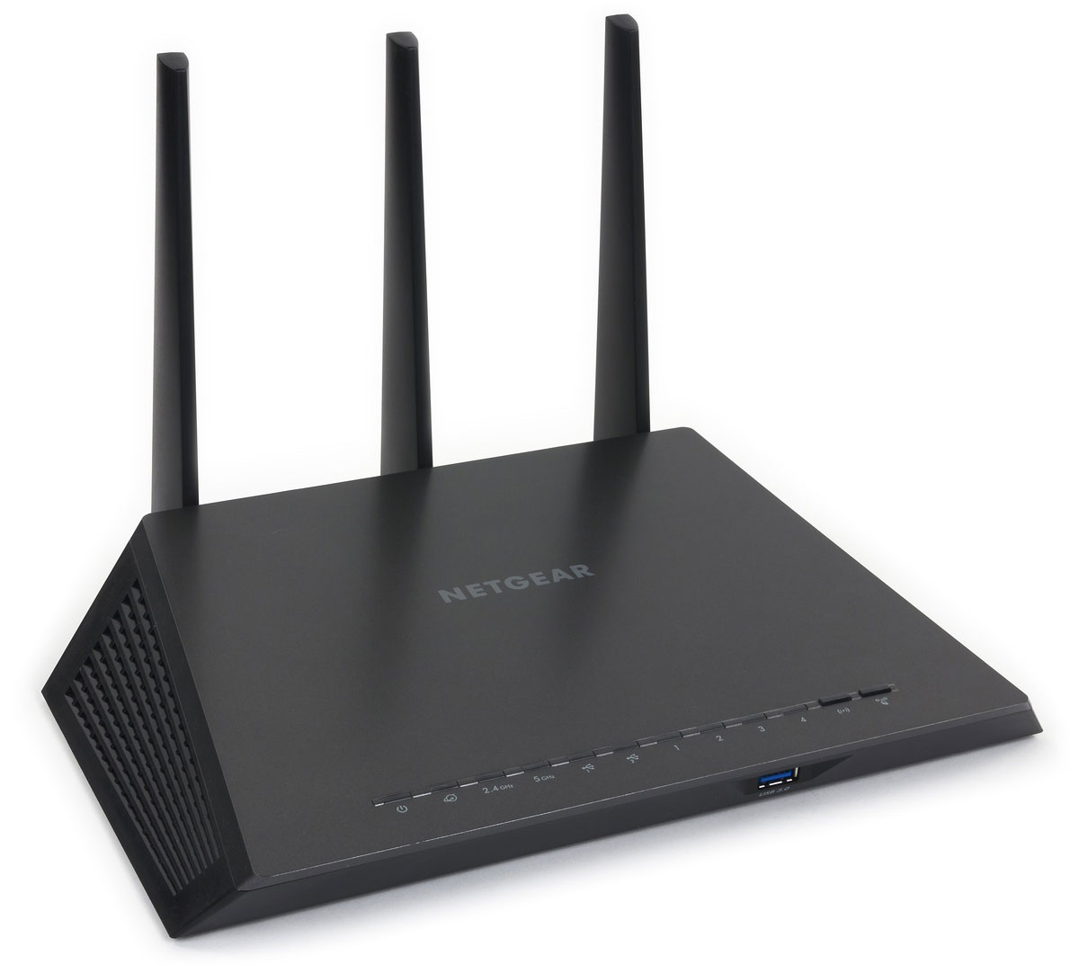 Netgear Nighthawk Smart AC1900 маршрутизаторR7000-100PES Netgear Nighthawk Smart AC1900 маршрутизаторR7000-100PESWiFi-роутер Netgear Nighthawk Smart AC1900 предназначен для обработки ваших задач в Интернете, требующих широкой полосы пропускания, с помощью функций, позволяющих вам оставаться подключенным к сети на самых высоких скоростях. Благодаря мощному двухъядерному процессору с частотой 1 ГГц и поддержке расширенной службы QoS исходящего трафика для приставки Xbox и других игровых приставок, роутер Nighthawk может назначать более высокий приоритет игровому трафику, чтобы другие устройства в сети не замедляли ваше соединение. Кроме того, роутер Nighthawk обеспечивает QoS для входящего трафика и оптимизирован для приложений потоковой передачи, таких как YouTube, Netflix и другие, поэтому вы сможете наслаждаться потоковым видео без прерываний и задержек при буферизации. А с такими функциями, как высокопроизводительные внешние антенны и технология Beamforming+, можно повысить скорость мобильных подключений до 100%. Поэтому вы можете свободно перемещаться по всему дому, не опасаясь замедлений или обрывов соединения. Используйте файлы, которые хранятся на USB-накопителе, и предоставляйте общий доступ к ним с помощью приложения Netgear ReadyCLOUD USB Access. Просто подключите ваш жесткий диск USB к WiFi-роутеру Netgear Nighthawk Smart AC1900 для создания защищенного персонального облачного хранилища. Оцените удобство и доступность, как у бесплатных сервисов Google и Dropbox, но без ограничений по объему или проблем конфиденциальности. Теперь с помощью мобильного приложения ReadyCLOUD или веб-портала вы сможете в любое время и из разных мест использовать свой USB-накопитель, находящийся дома... все так просто! Бесплатное ПО ReadyShare Vault для компьютеров с ОС Windows позволит настроить автоматическое резервное копирование по расписанию и защитить ценные фотографии и файлы с любого из ваших компьютеров в домашней сети, перенеся их с компьютера на подключенный к роутеру USB-накопитель.