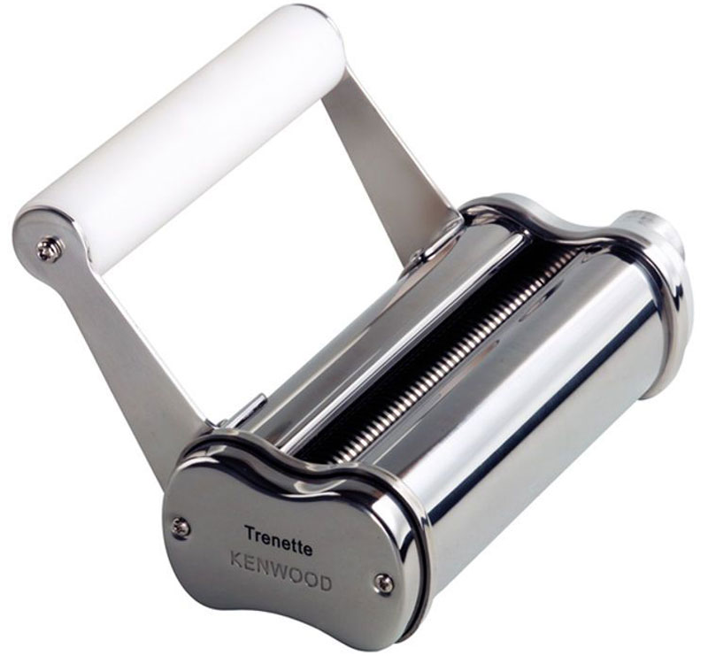 Kenwood AX973 Sense насадка для тренеттеAX973 Kenwood AX973 Sense насадка для тренеттеAX973Насадка Kenwood AX973 Sense дает возможность приготовить пасту тренетте, которая является разновидностью тонкой лапши. Тренетте, называемая также лингвини - классический вид плоской длинной пасты. Тренетте традиционно сочетается с соусом песто и различными сливочными соусами.Инструкция к насадке содержит рецепт и подробное описание приготовления теста для пасты. Данная насадка используется вместе с насадкой-роллером, раскатывающей тесто до требуемой толщины. Ширина пасты тренетте – 1,5 мм.Kenwood AX973 изготовлена из нержавеющей стали, и соответствует всем требованиям, предъявляемым к оборудованию для пищевых производств. Насадка может использоваться с кухонными машинами серии kMix.